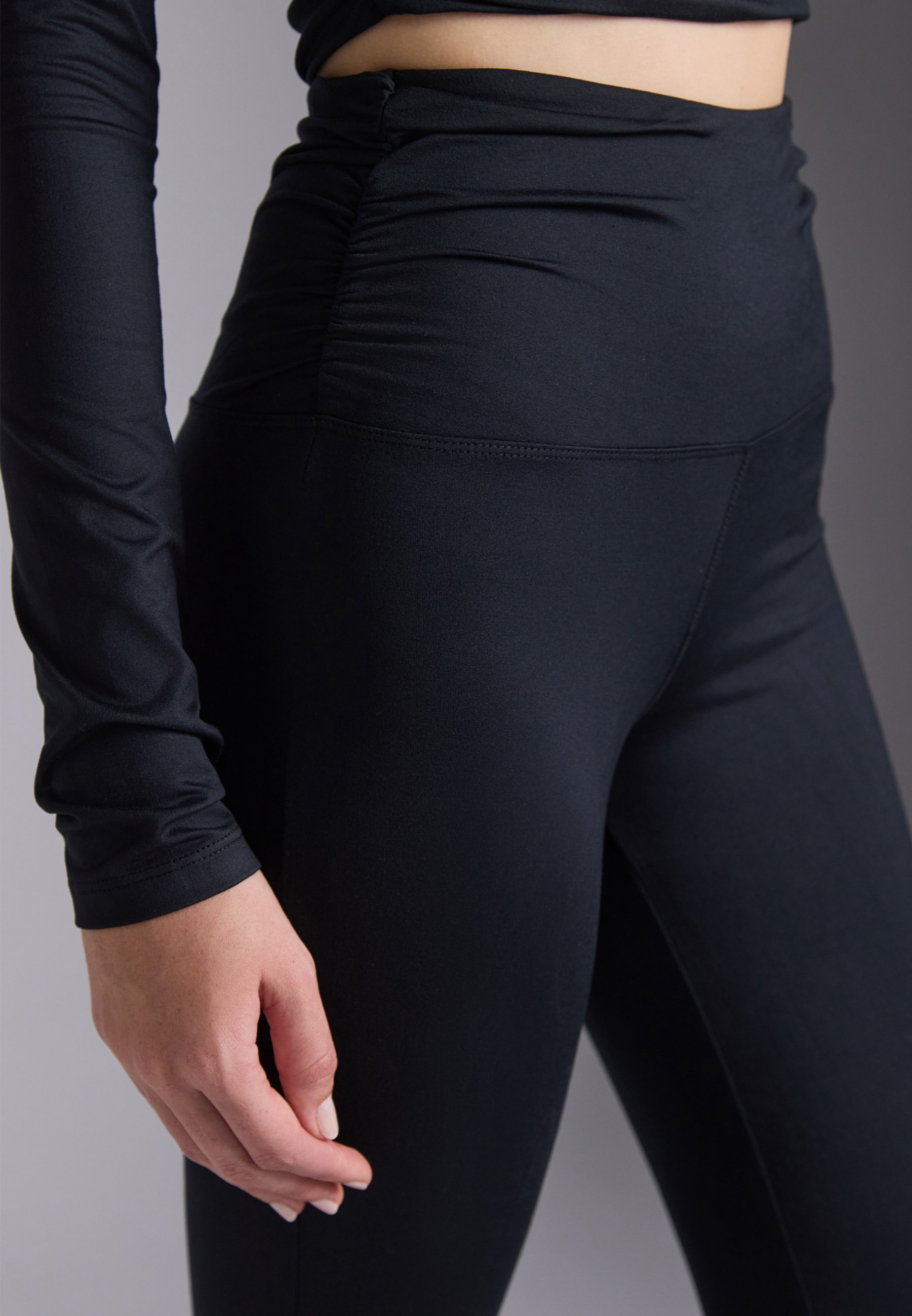 Leggings Even&Odd active a zampa d'elefante a vita alta con arricciature laterali - Leggings - neri