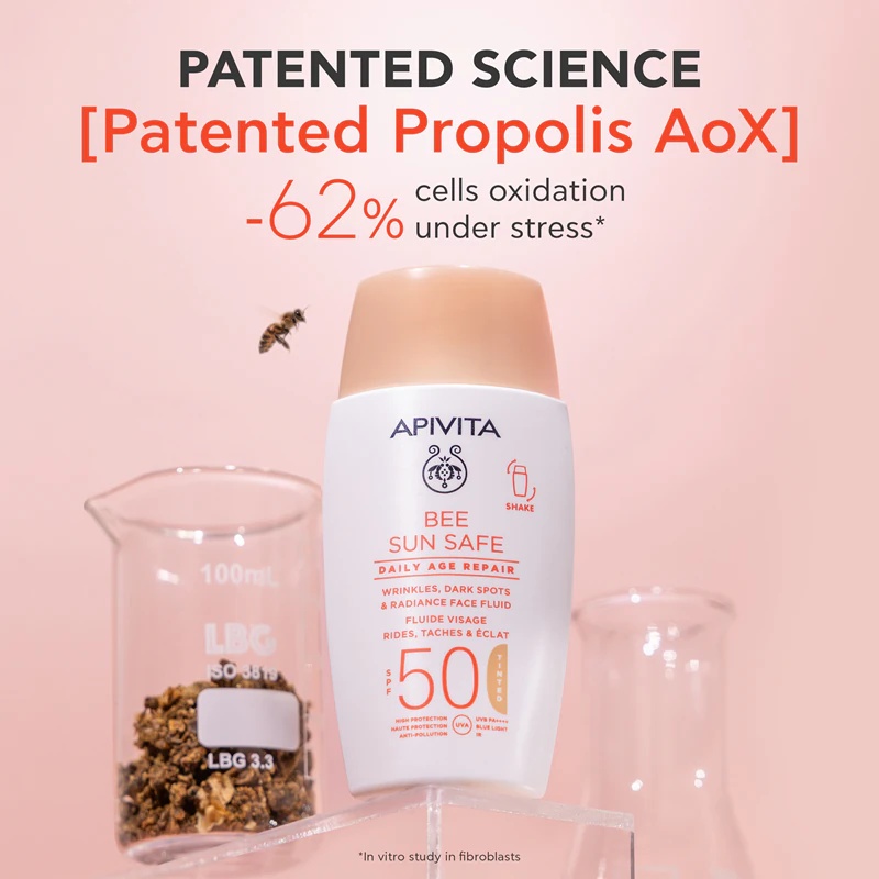 Apivita Bee Sun Safe Daily Age Repair obarvana tekočina SPF50 zaščitna krema SPF 50