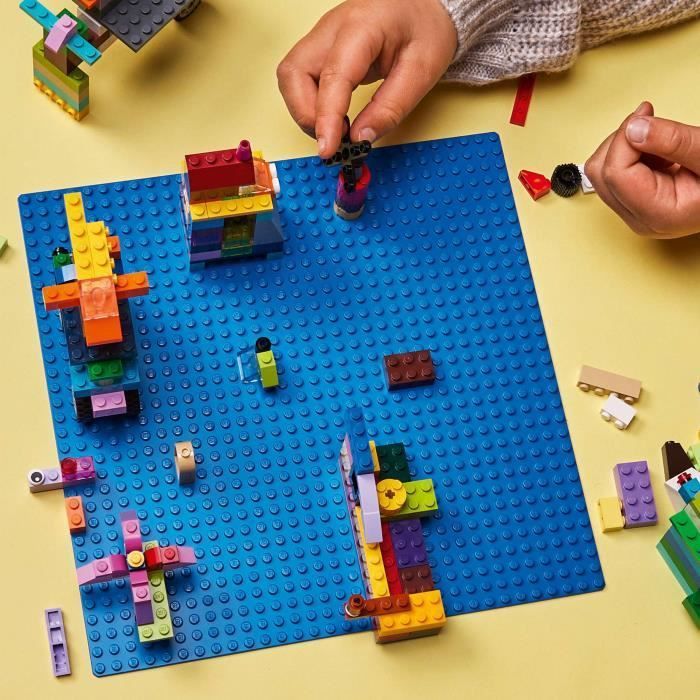 LEGO® 11025 Classic La Plaque De Construction Bleue 32x32, Socle de Base pour Construction, Assemblage et Exposition