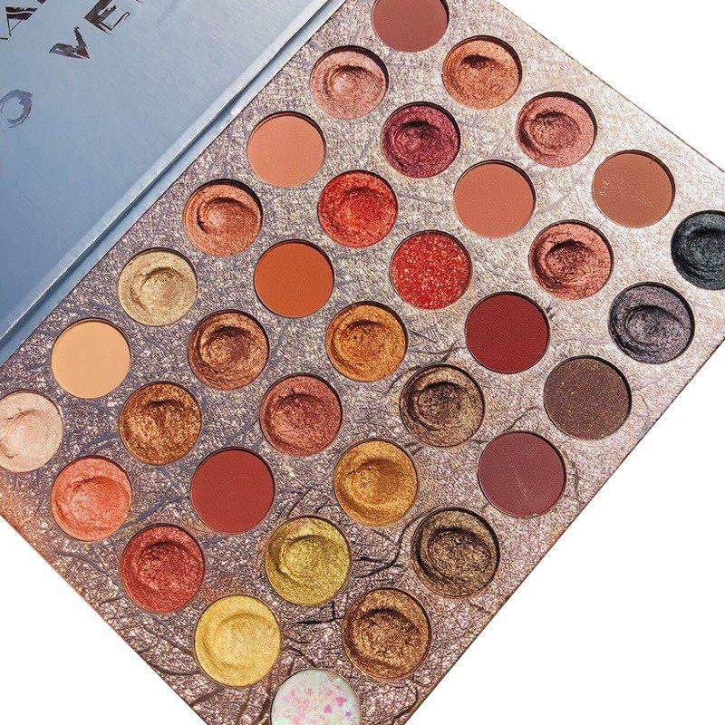 Palette de maquillage pour les yeux : 35 fards à paupières mats, nacrés et pailletés, aux pigments scintillants.