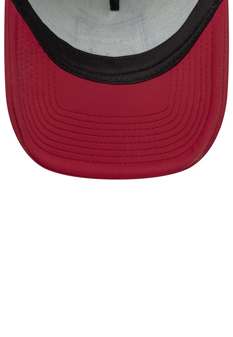 New Era petten