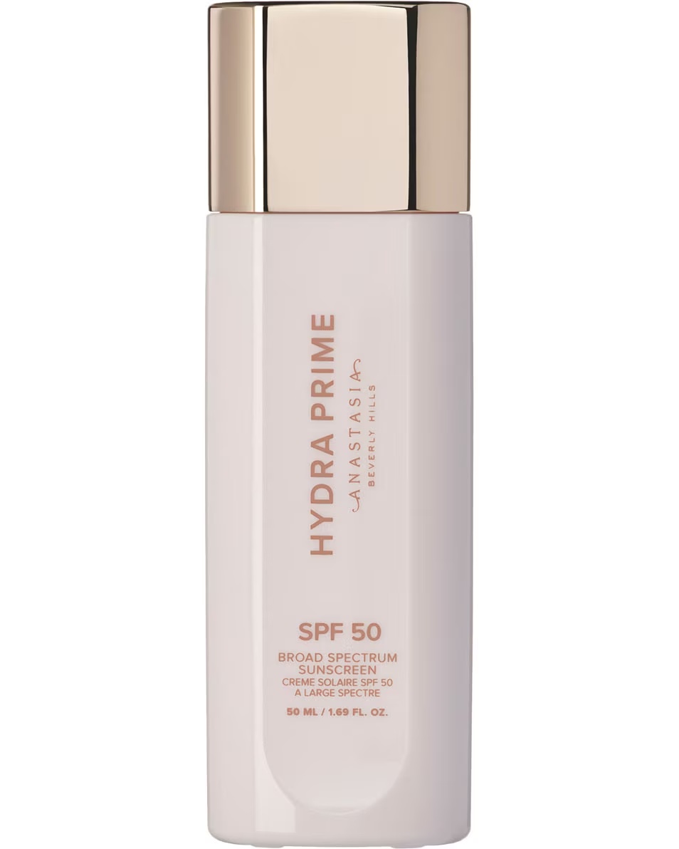 ANASTASIA BEVERLY HILLS Hydra Prime SPF 50. SPF 50, kuris lygina ir drėkina odą.