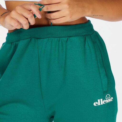 Ellesse Mom