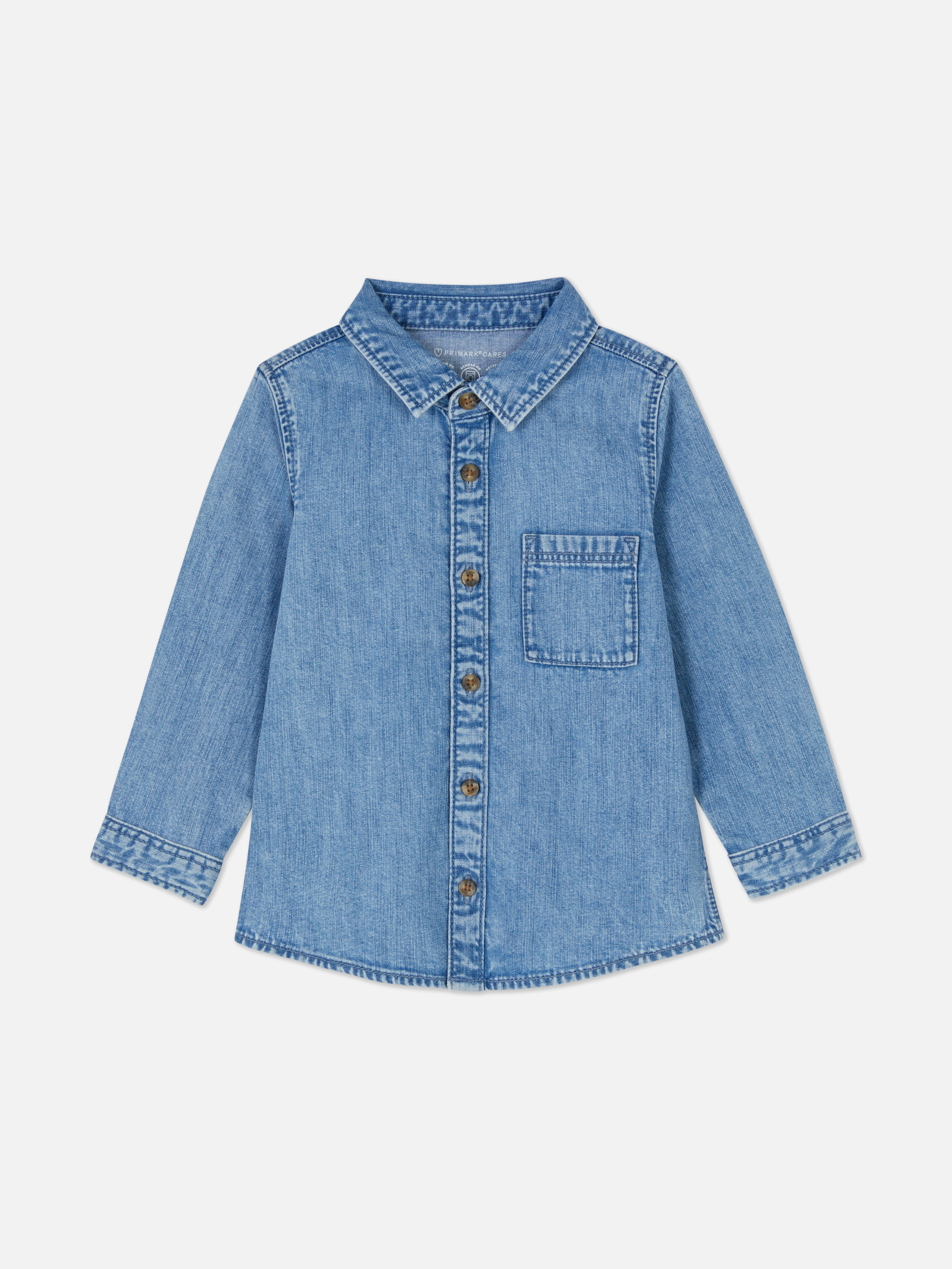 Cămașă din denim cu mânecă lungă. Această cămașă simplă din denim nu este simplă, dar este genială.