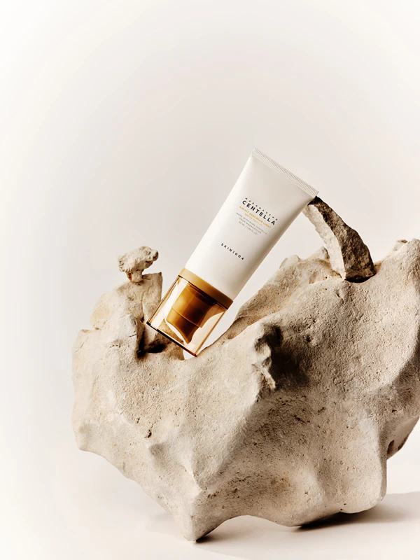 SKIN1004 Madagaskar Centella Air-Fit Suncream Lehký minerální ochranný fluid na obličej SPF 30