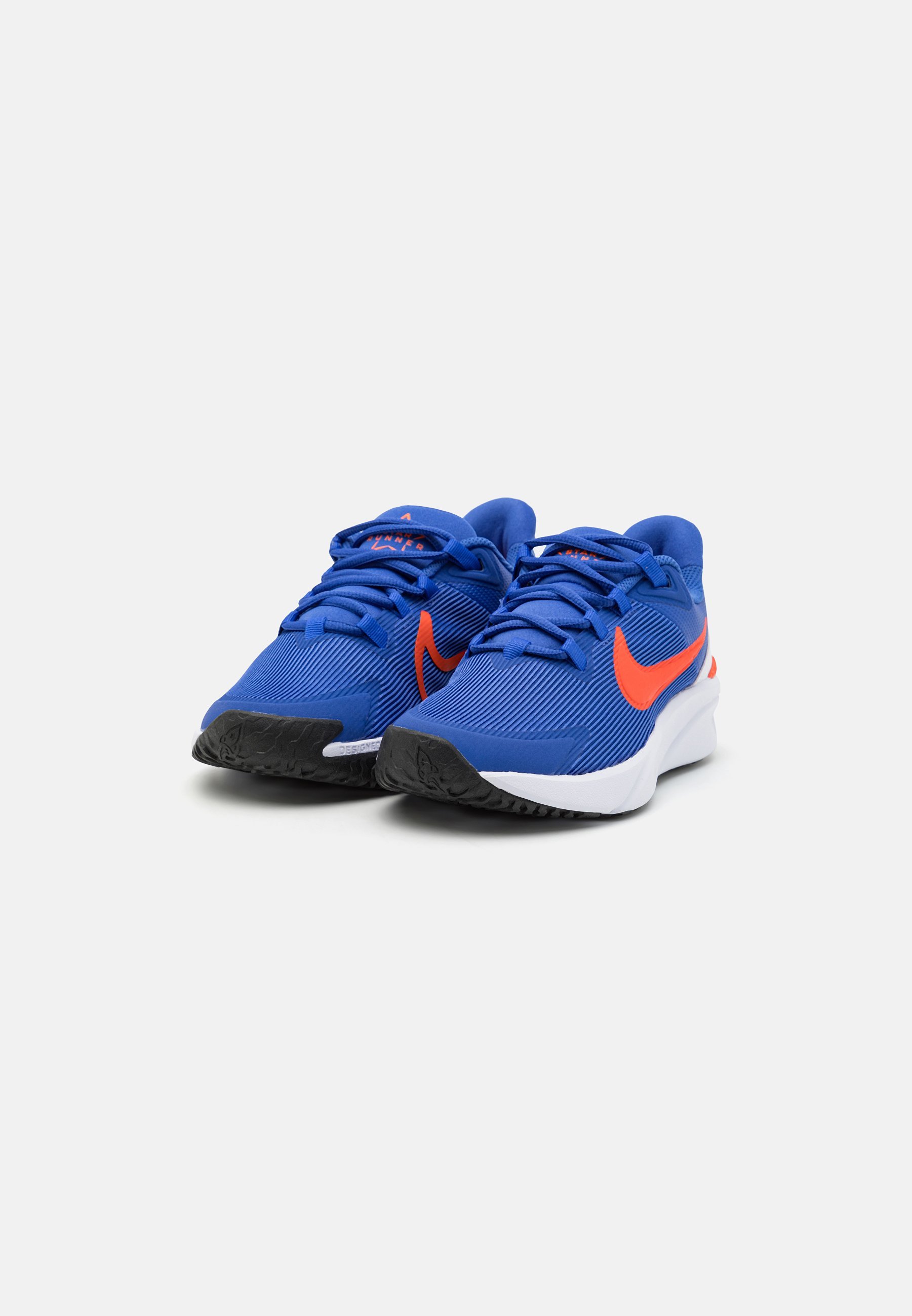 Nike Performance STAR RUNNER 4 - Hardloopschoenen voor op de weg - astronomy blue/team orange/white/total orange