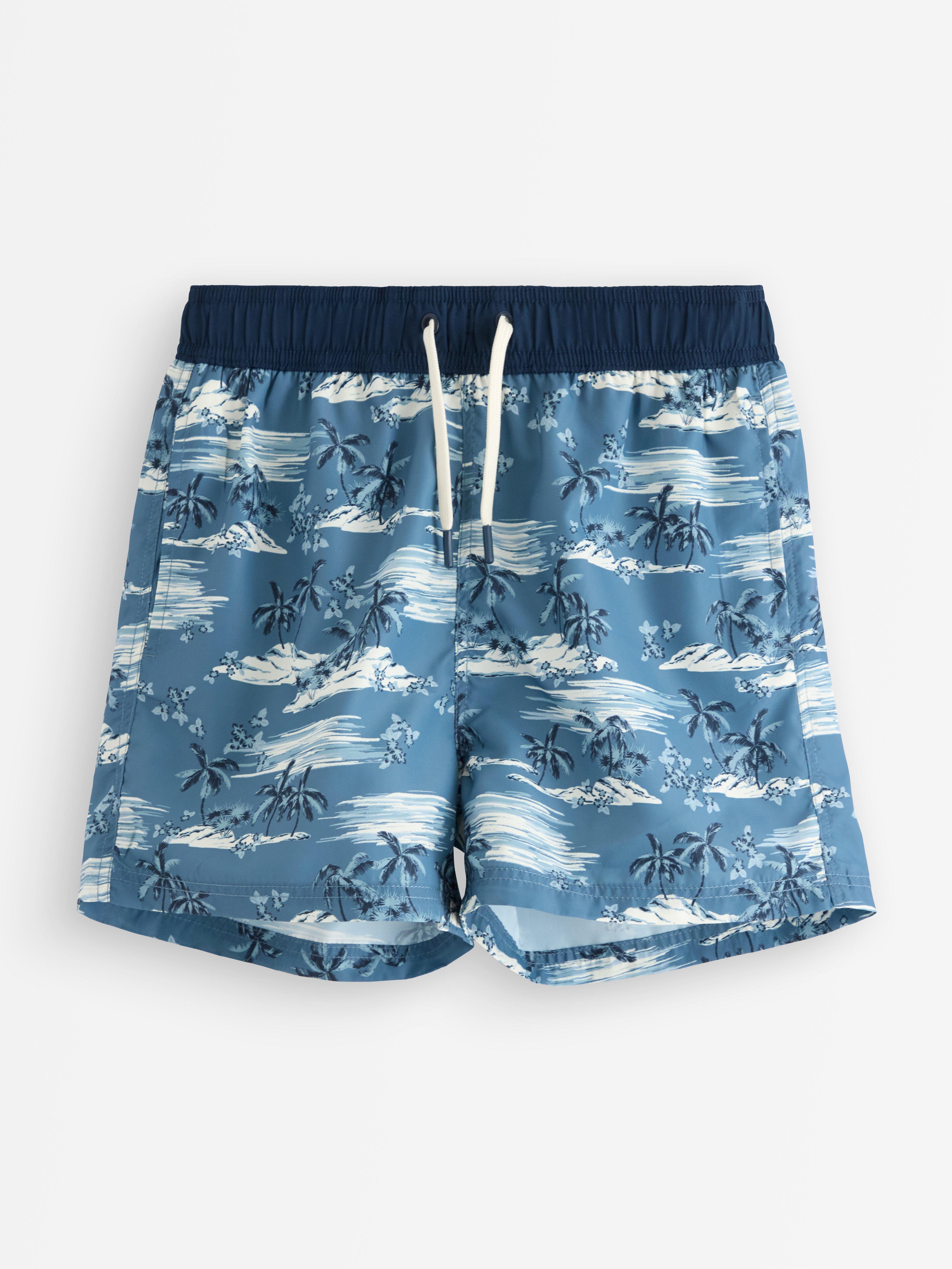 Mauvais shorts bleu poussiéreux