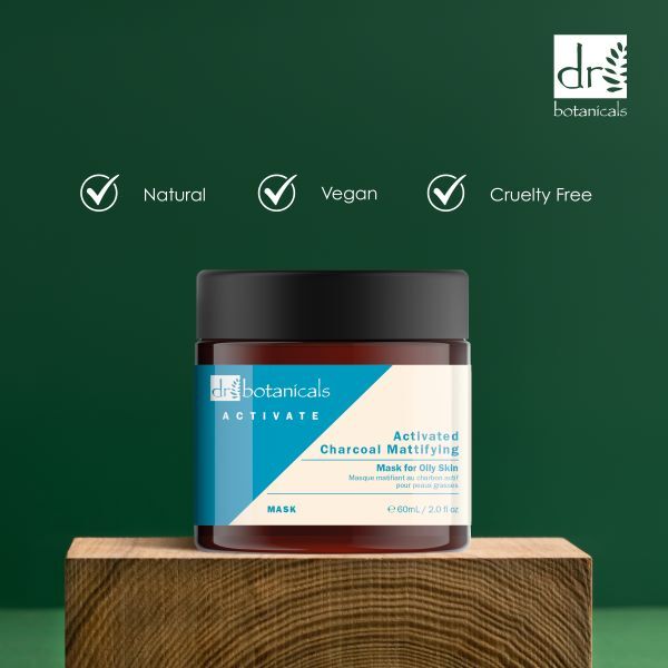 Zmatňující maska Dr. Botanicals s aktivním uhlím pro mastnou pleť