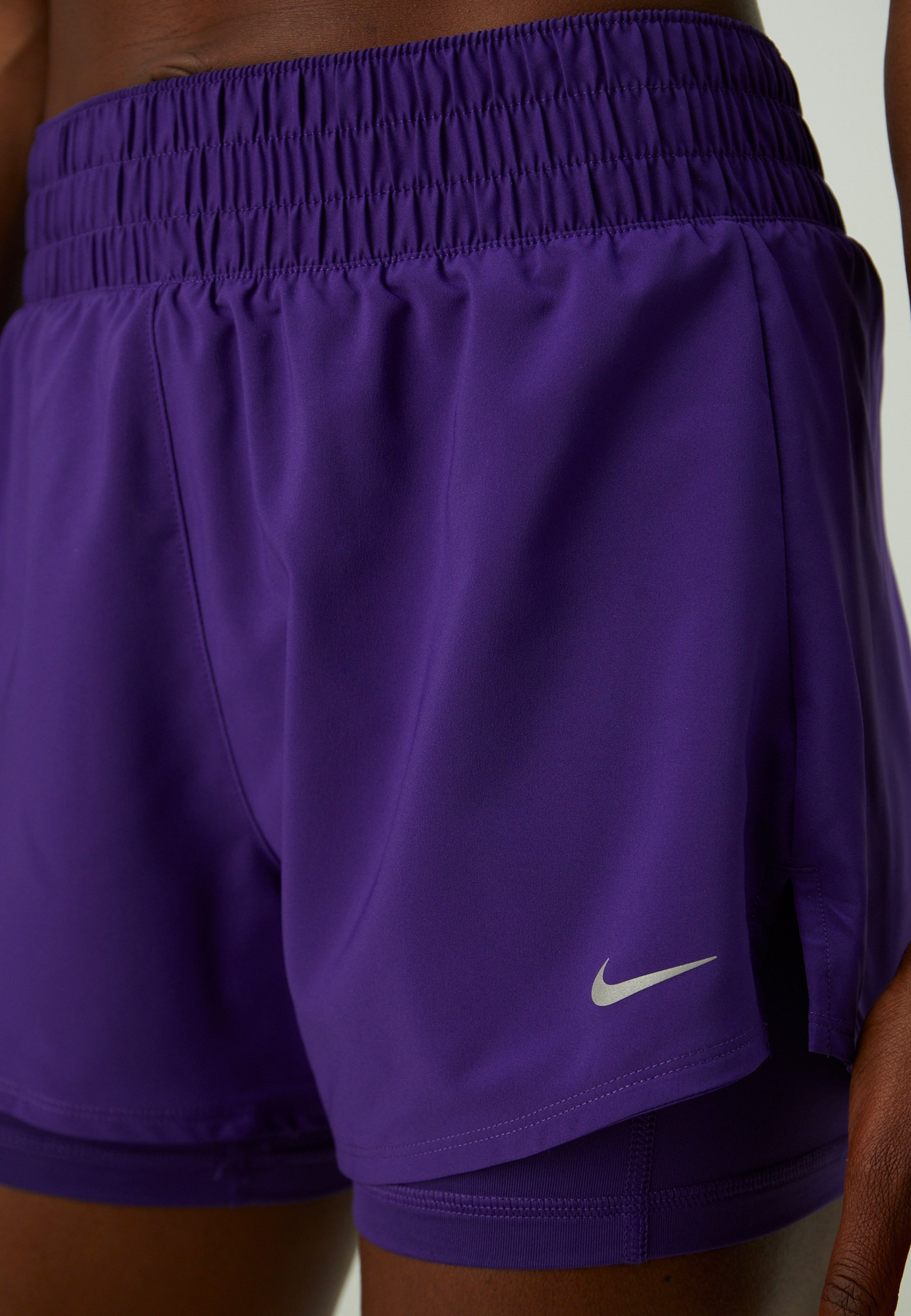 Short Nike Performance ONE - 2 en 1 - violet/argenté