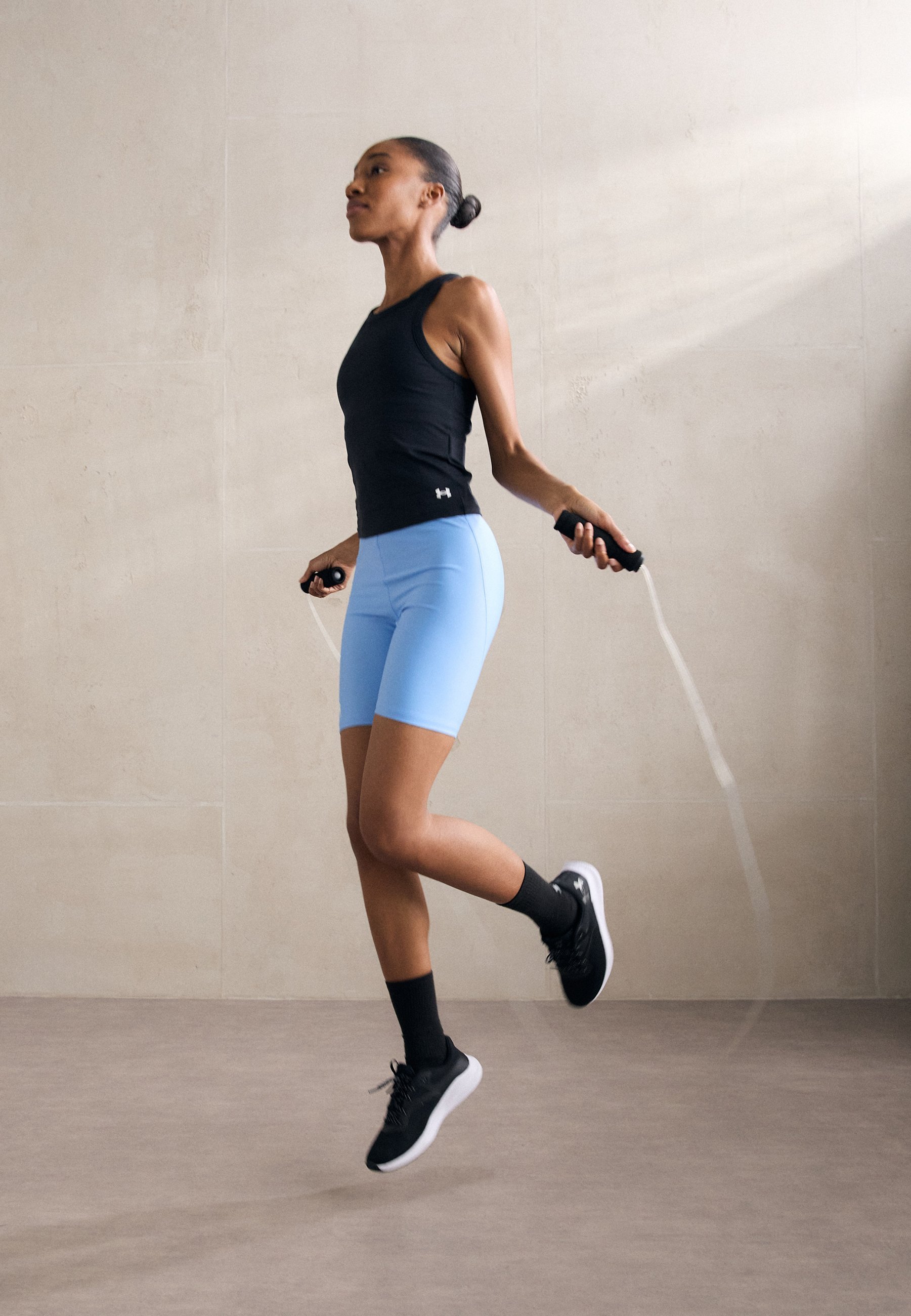 Under Armour MOTION TANK marškinėliai - Juoda/balta