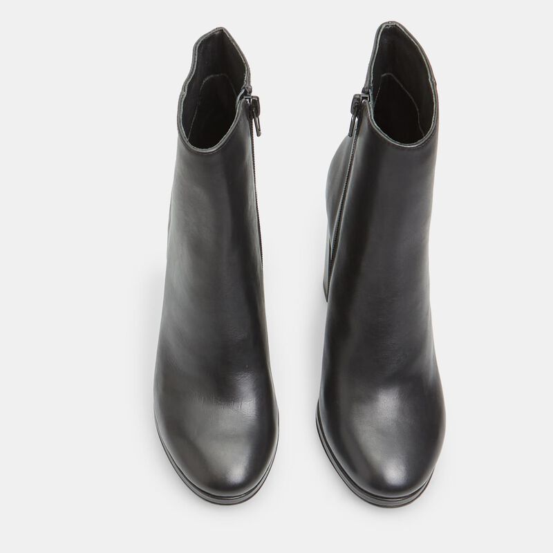 BATA dames enkellaarsje van leer met hak