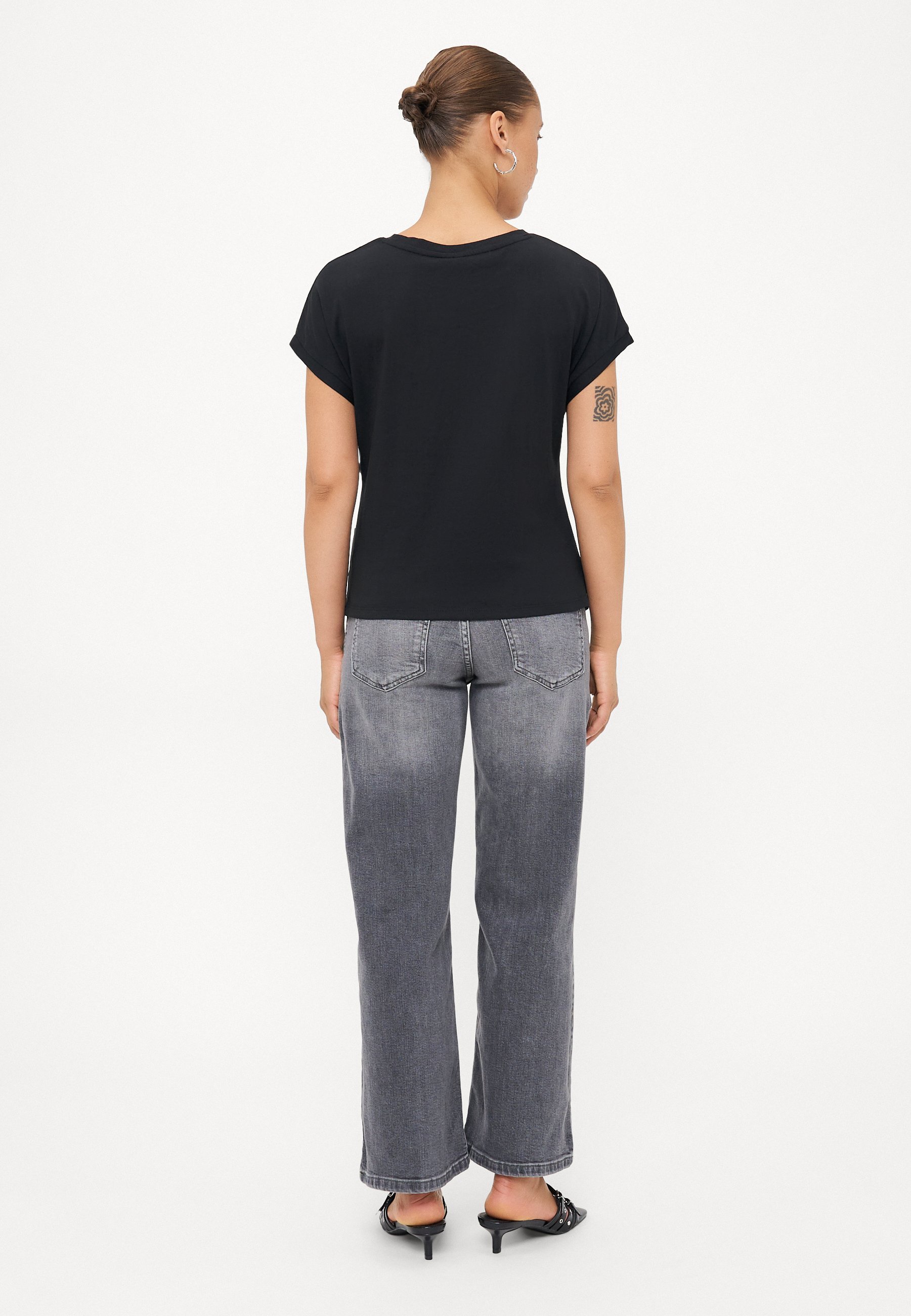 Vero Moda Petite VMGANAS O-hals T-shirt met print - zwart