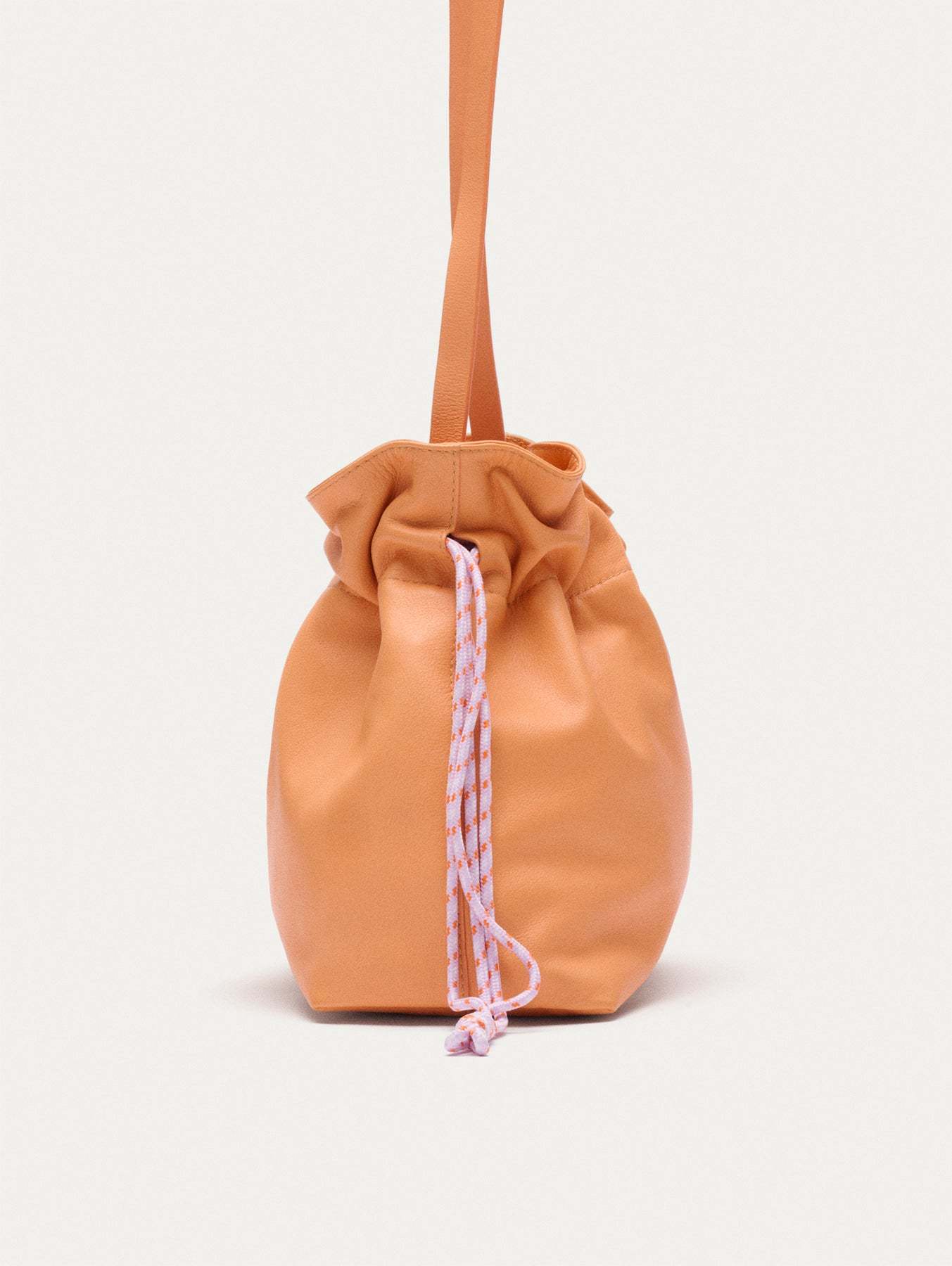 BOLSO CUERDAS PIEL COACHELLA MELOCOTON