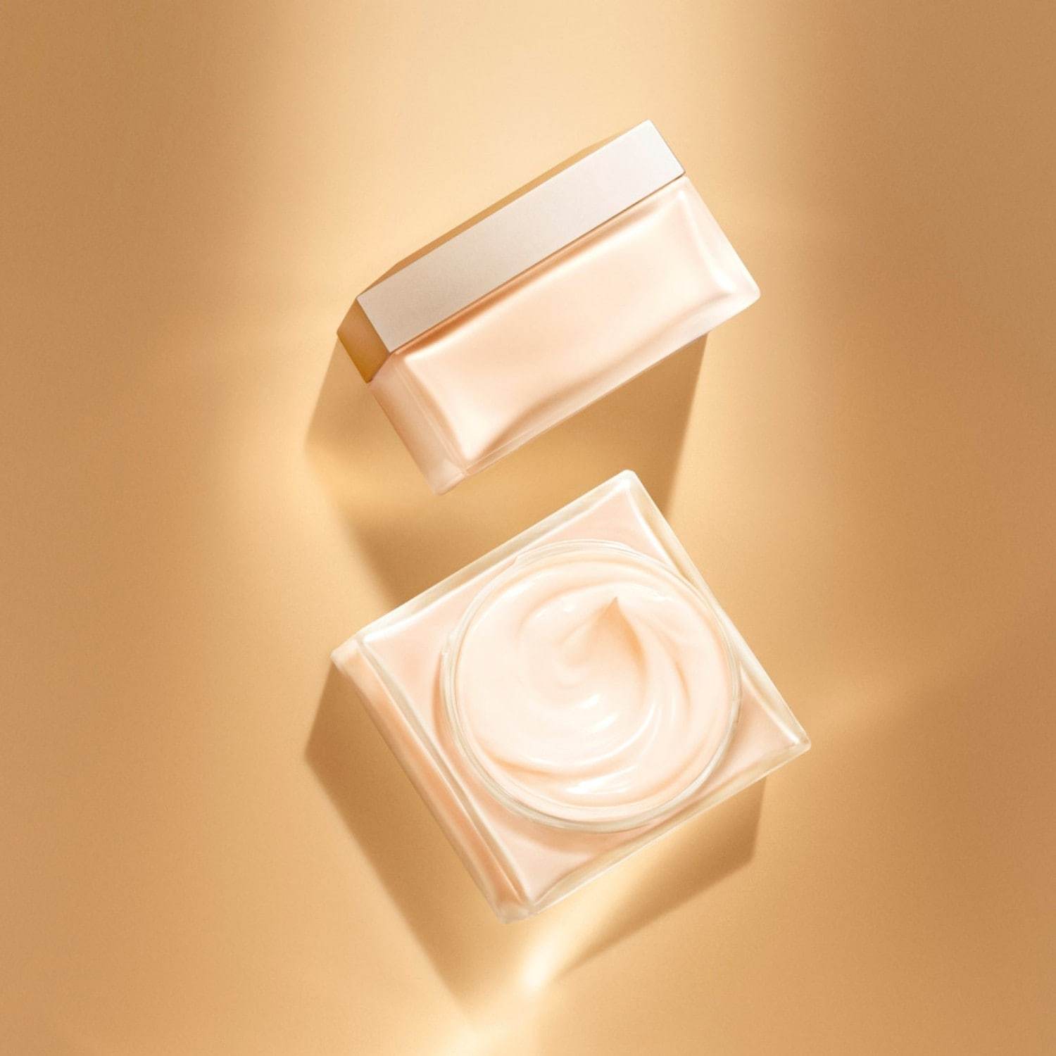 CHANEL krema za telo GABRIELLE CHANEL GABRIELLE CHANEL KREMA ZA TELO - 150 g