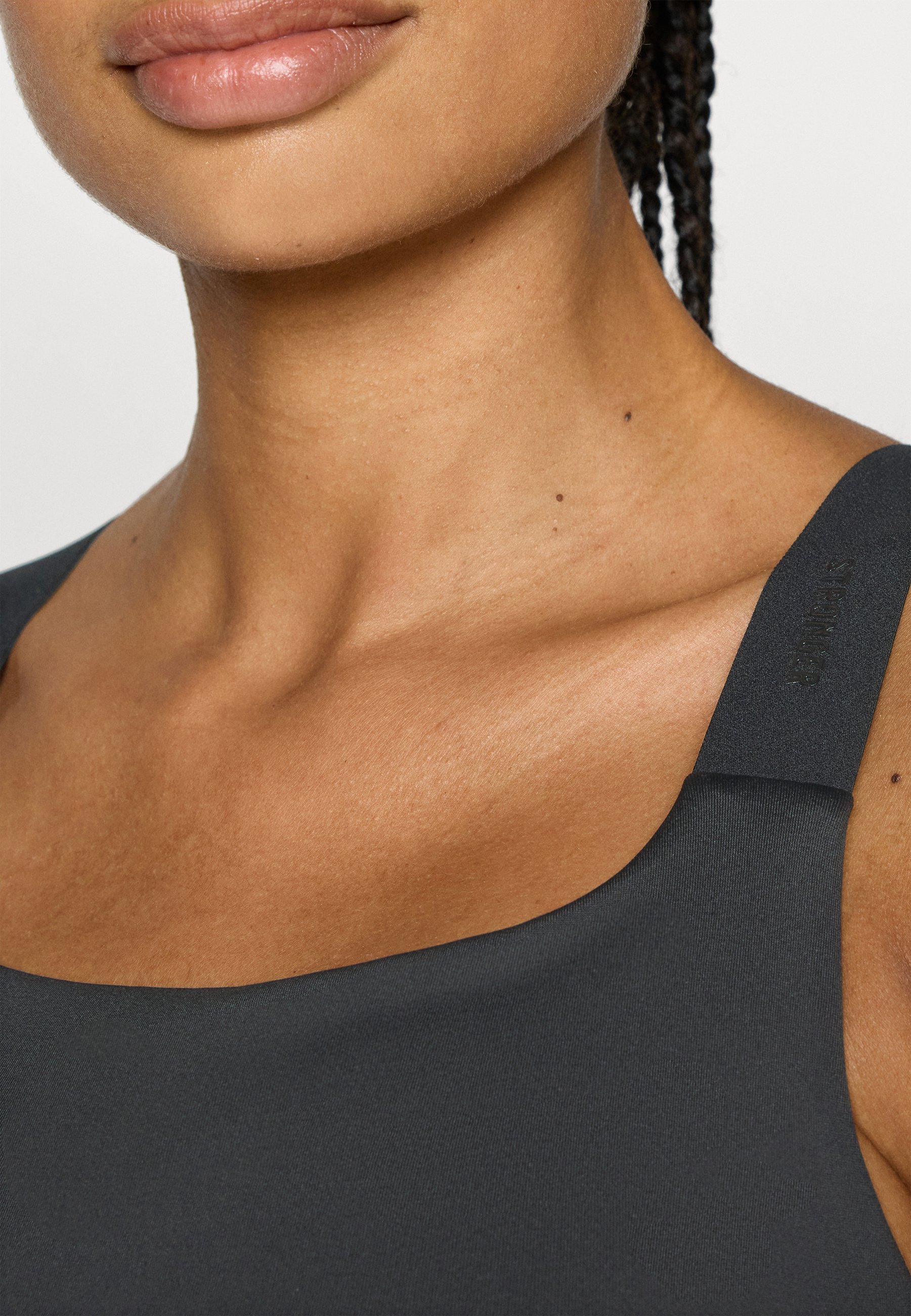 Stronger ACTIVE BRA - Sportbeha met gemiddelde ondersteuning - zwart