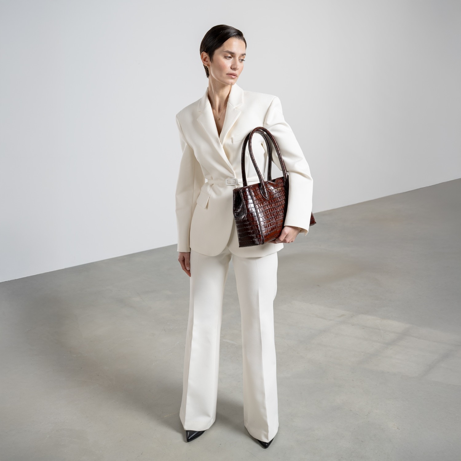 Isabel Bernard veske Isabel Bernard Honoré Cloe Midi brun - kalveskinn - IB25082