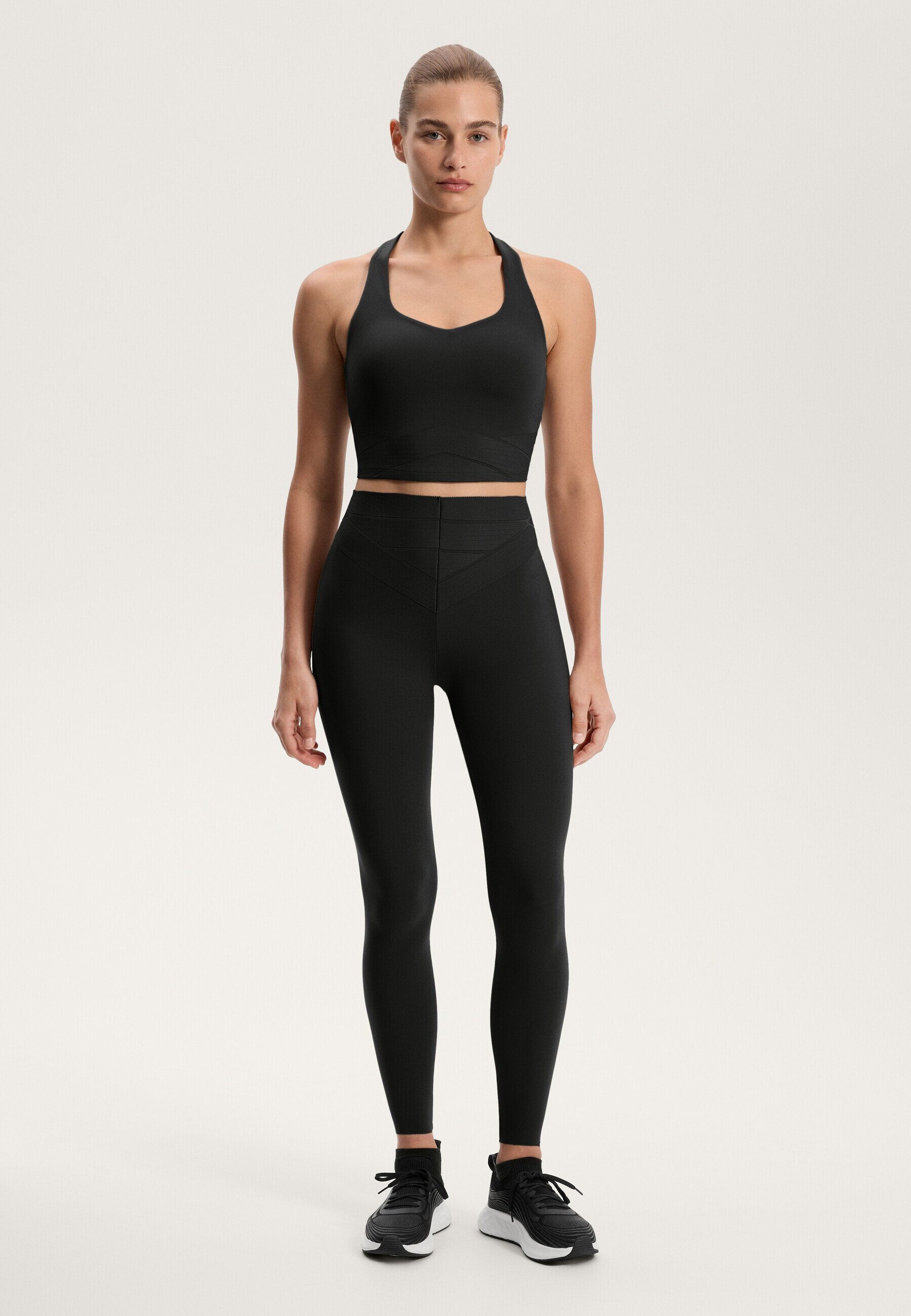 Legging OYSHO COMPRESSION CORE CORE HIGH RISE 65cm LONGUEUR CHEVILLE - noir