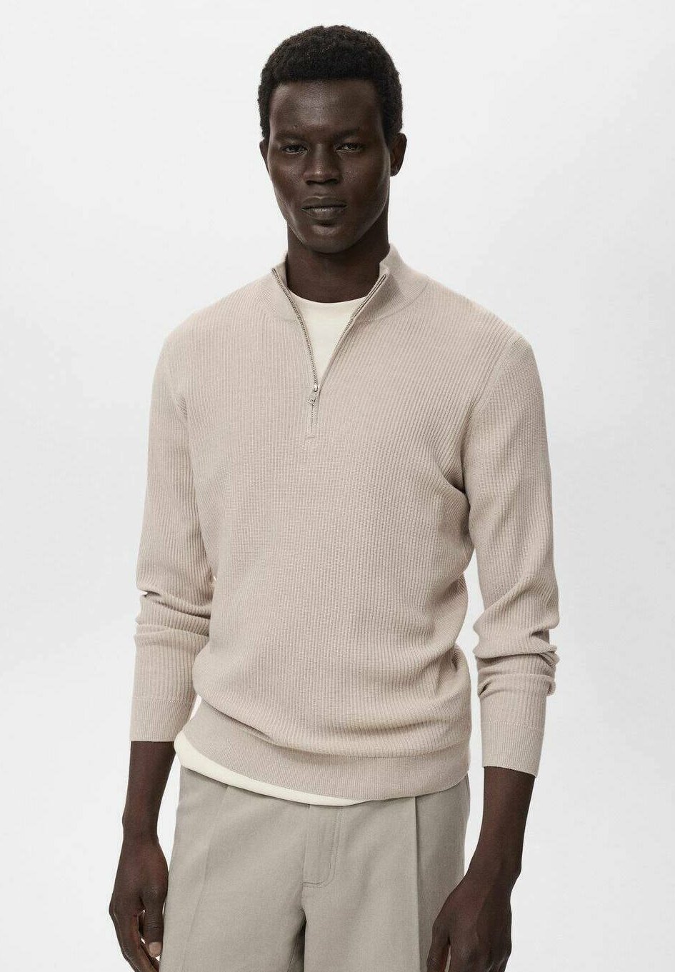 Mango met ritssluiting in de hals - Trui - beige