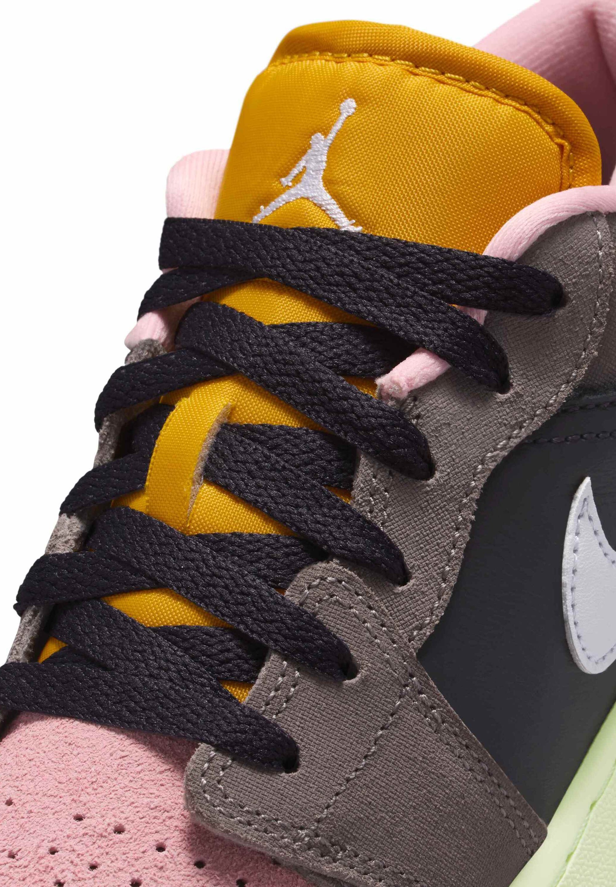 Jordan AIR JORDAN 1 UNISEX - Sneakers - oliegrijs/wit/grotsteen/arctische punch/viotech/donker zwavel