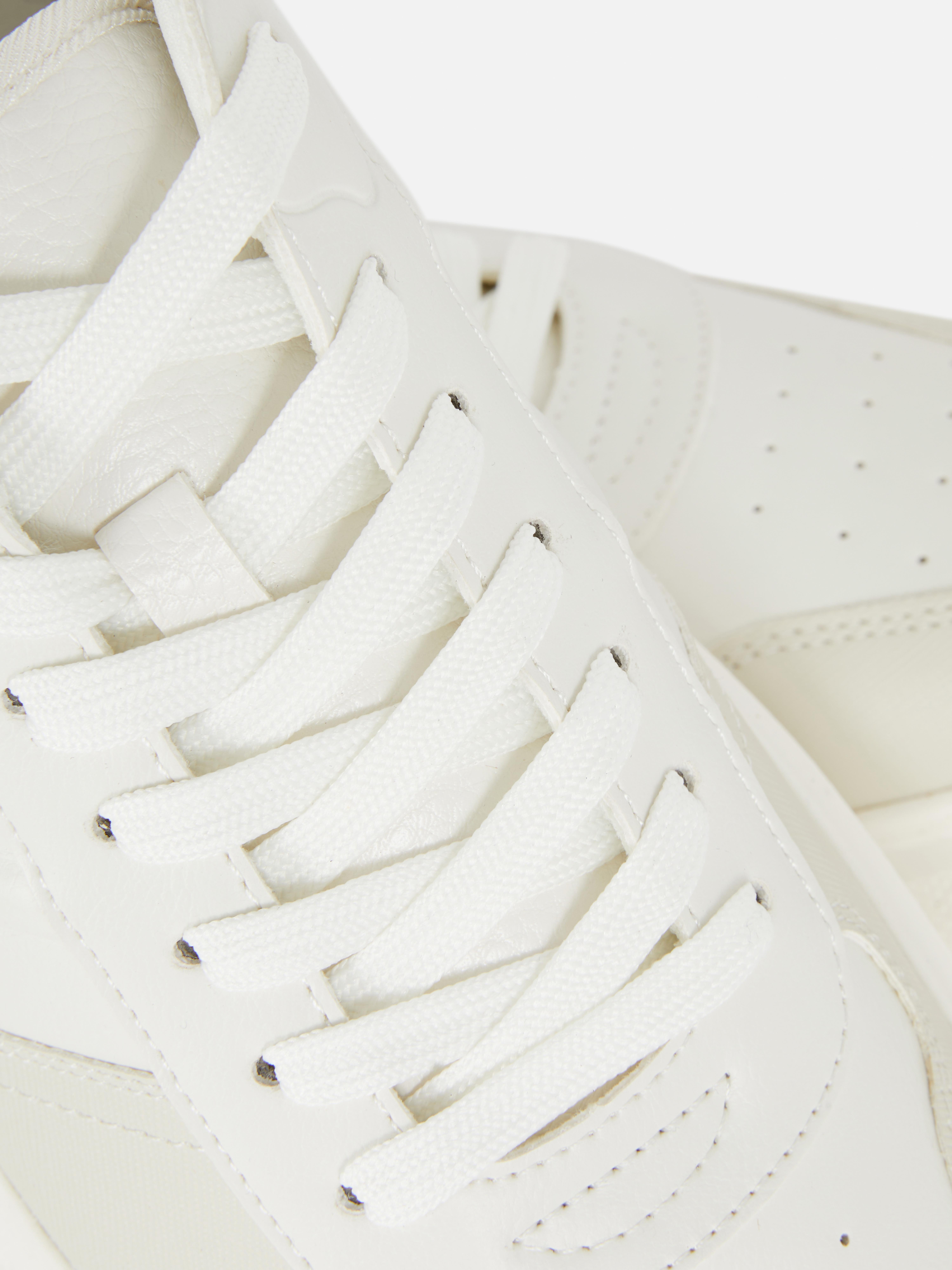 Sneakers basse Kem con lacci. Eleganti sneakers stringate con inserti della collezione Kem.