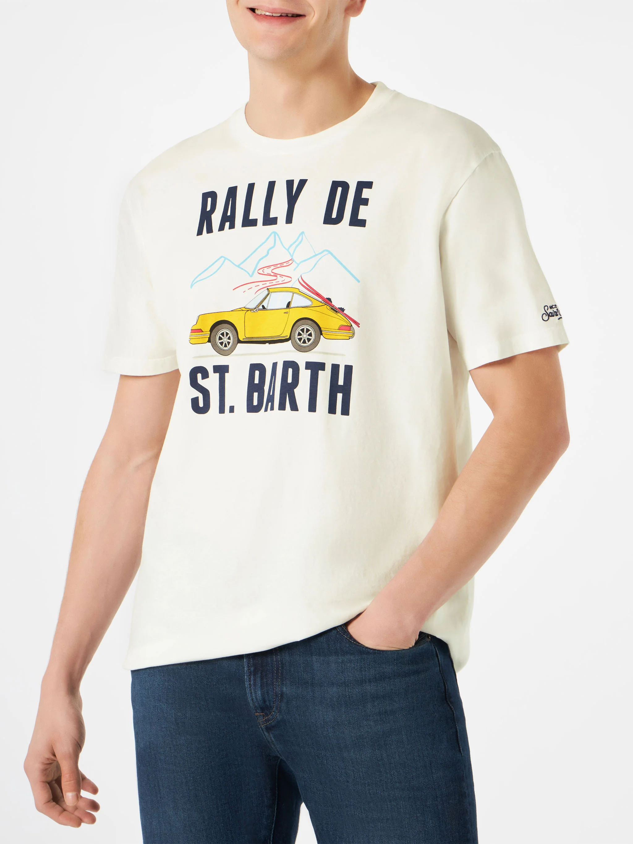 Camiseta con estampado de coche y hombre