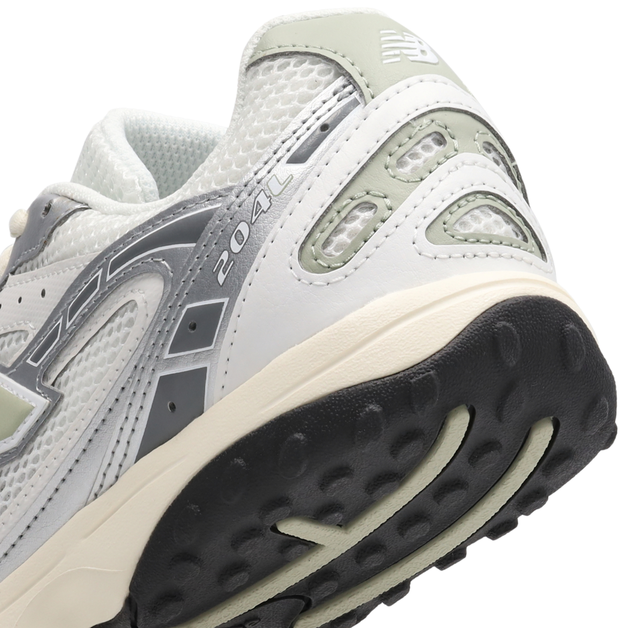 New Balance 204L