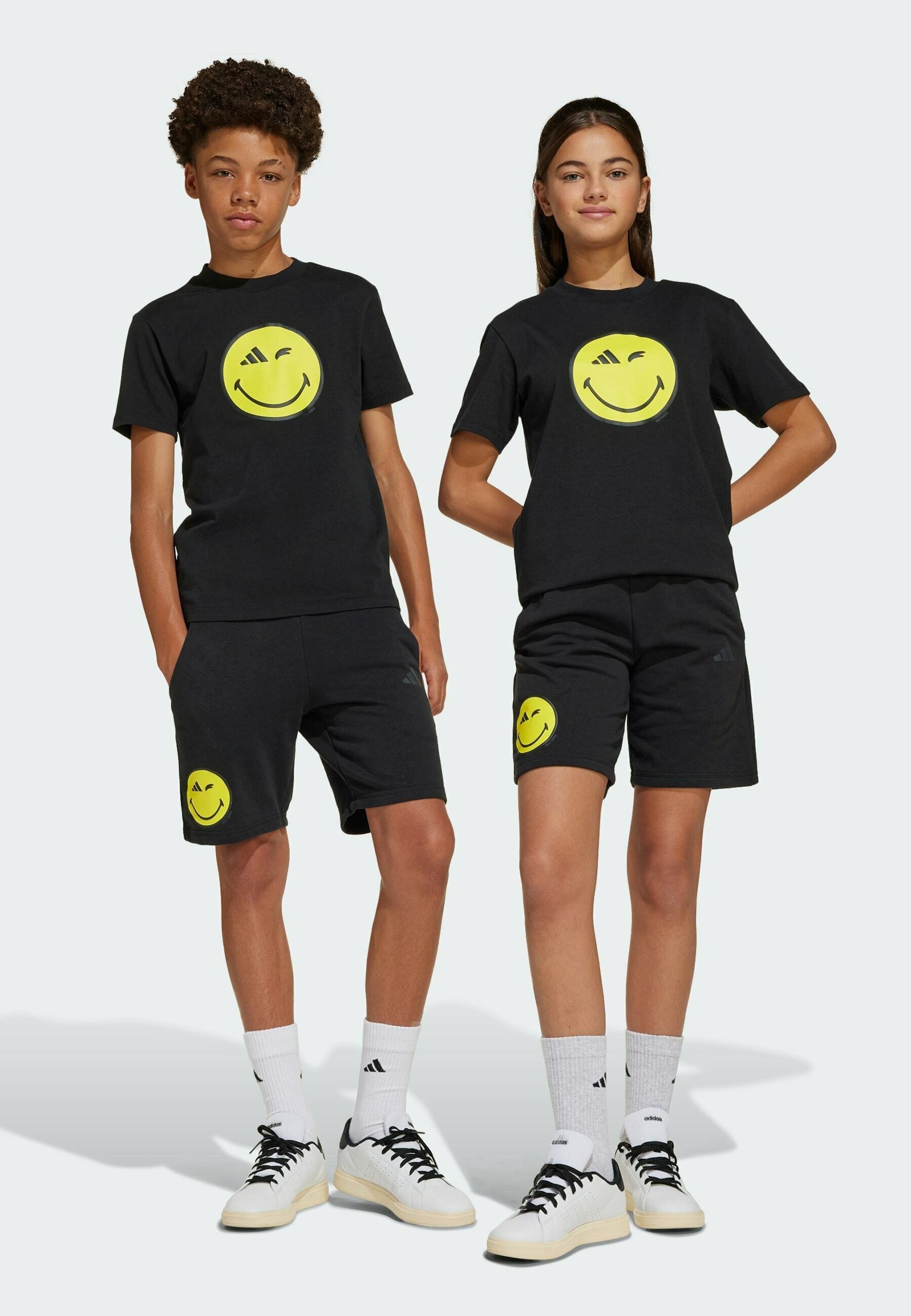 adidas Sportswear SMILEYWORLD KIDS - Short de sport - noir jaune vif