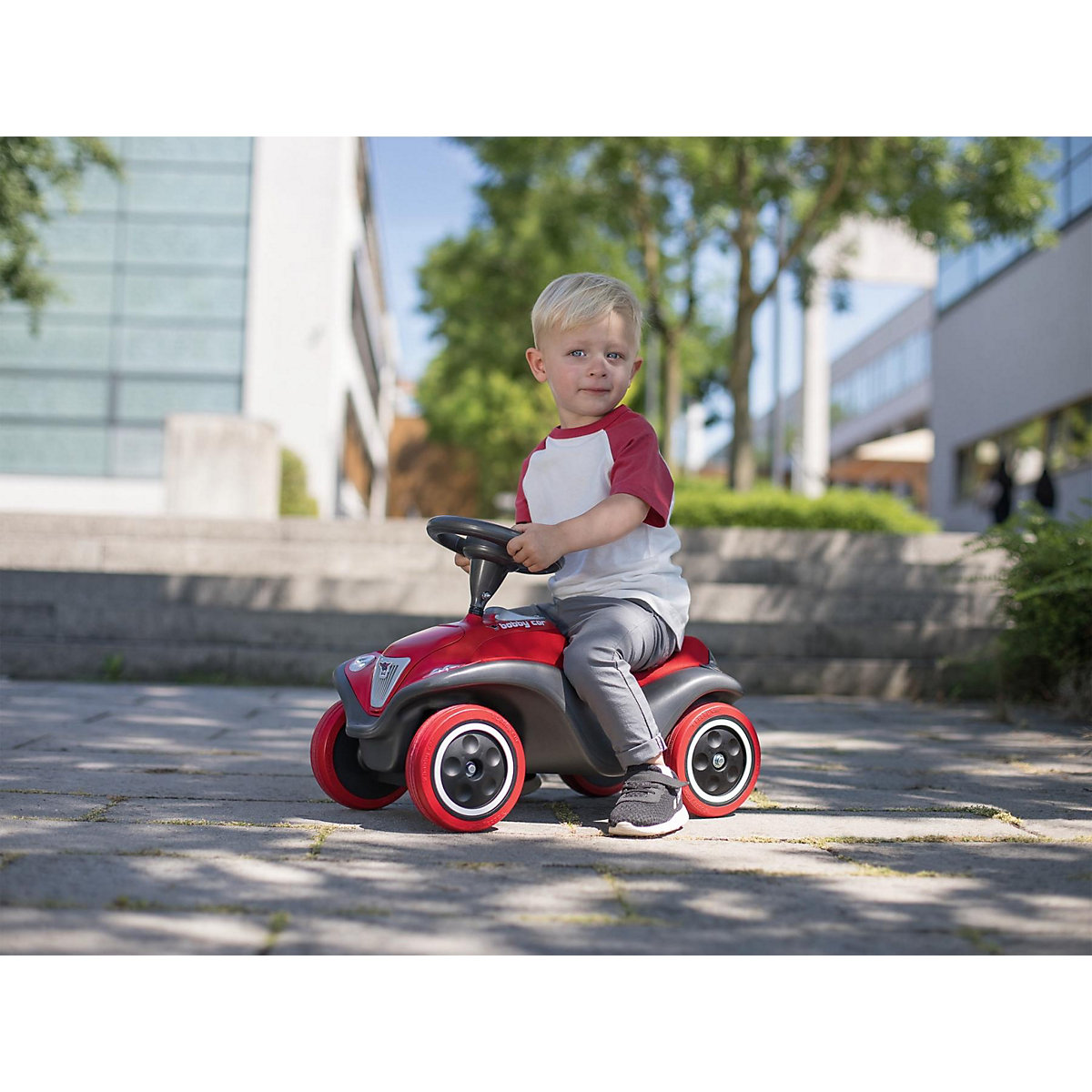 SEURAAVA ISO Bobby-auto, mätä/musta musta/mätä