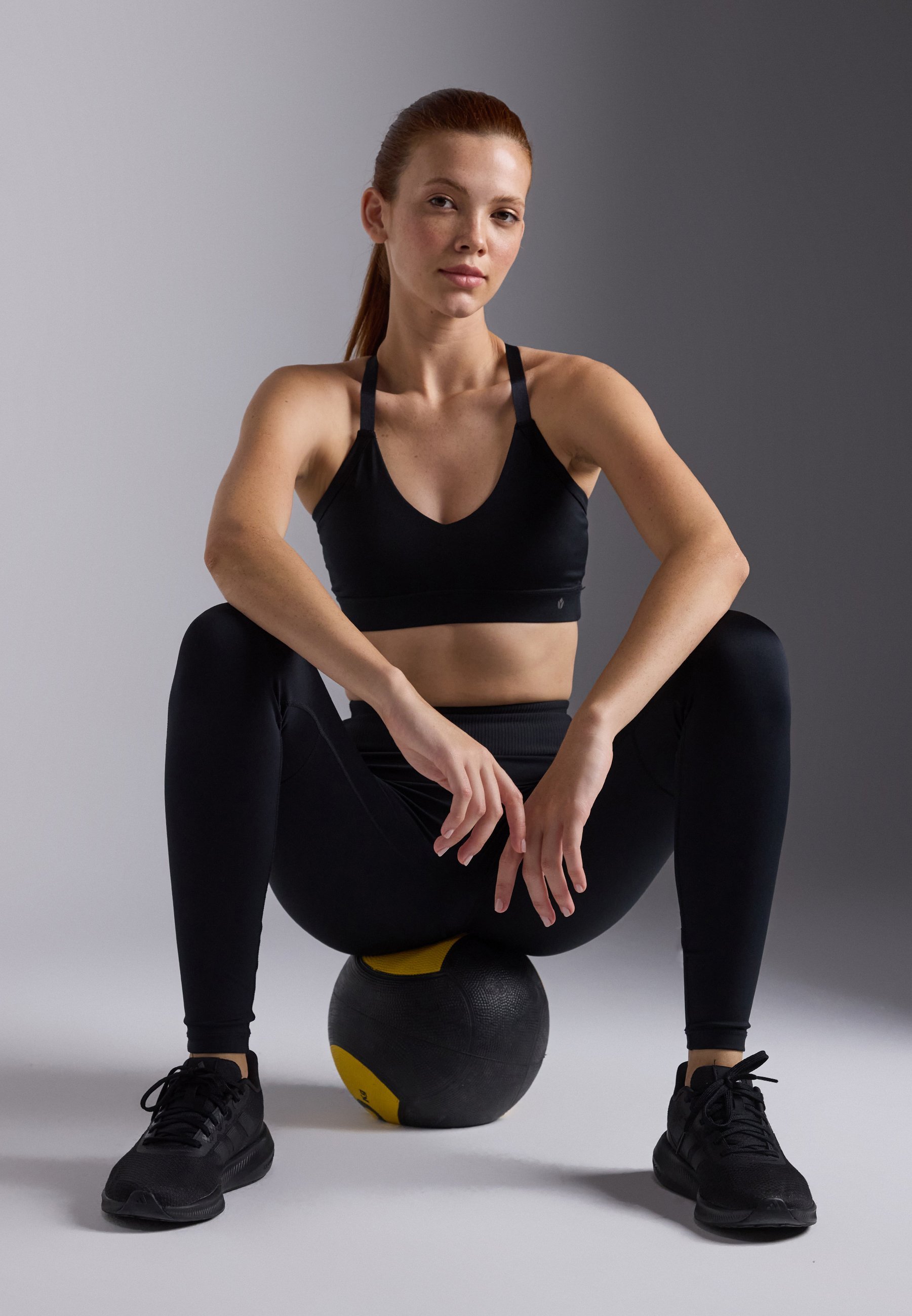 Even&Odd active ESSENTIAL 2-PACK SPORTBH MET MEDIUM ONDERSTEUNING EN VERSTELBARE KRUISBANDEN - Sportbeha met medium ondersteuning - zwart