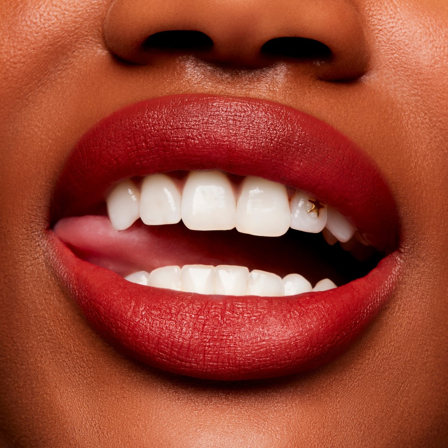 MAC Lipstick Powder Kiss Velvet Blur Slim Stick - 2 g