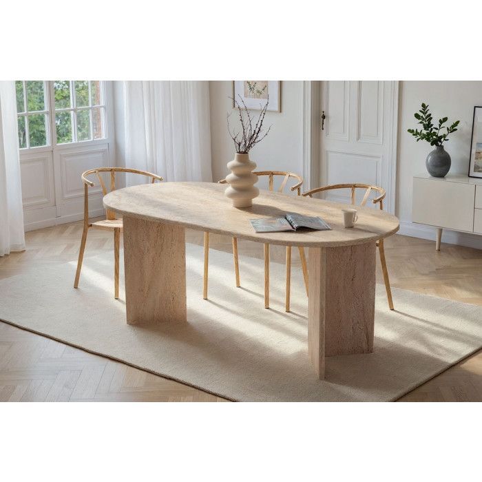 Mesa de jantar de madeira 
