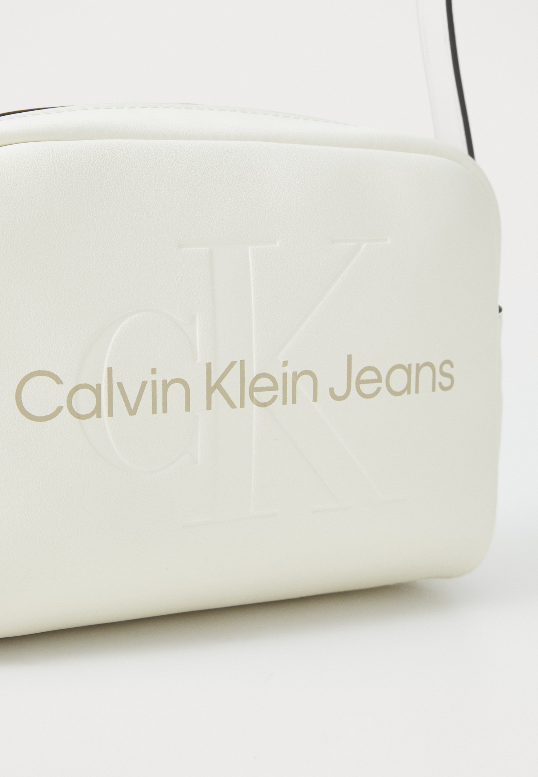 Sac bandoulière Calvin Klein Jeans SCULPTED CAMERA BAG - Tofu