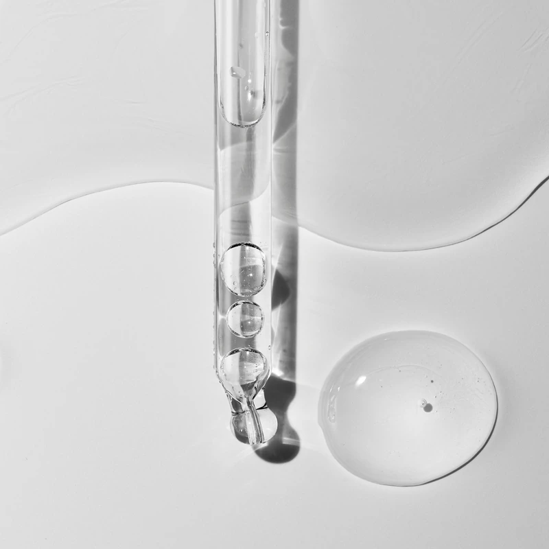 Sérum noturno Nioxin Night Density Rescue para cuidados com cabelos ralos.