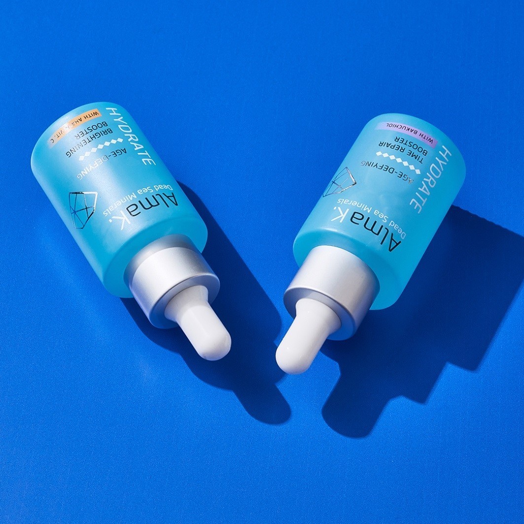Rozjasňujúce sérum na tvár Alma K s vitamínom C s AHZ a vitamínom C - 30 ml