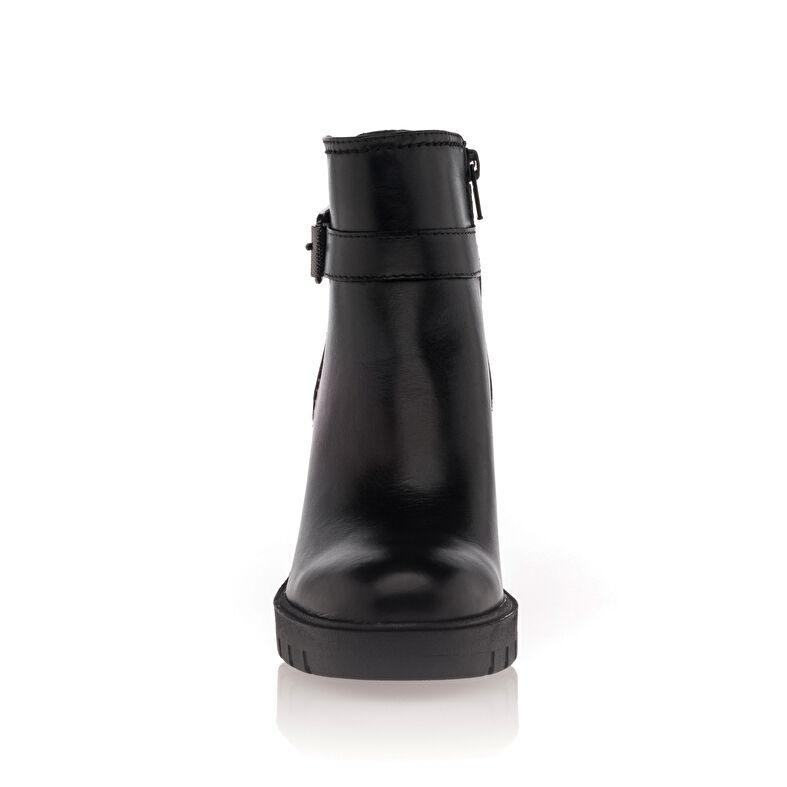 Schwarze Damenstiefel / Stiefeletten