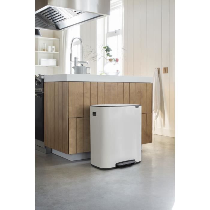 Brabantia Bo Pedal Bin - With 1 Inner Bucket - 60 L - White