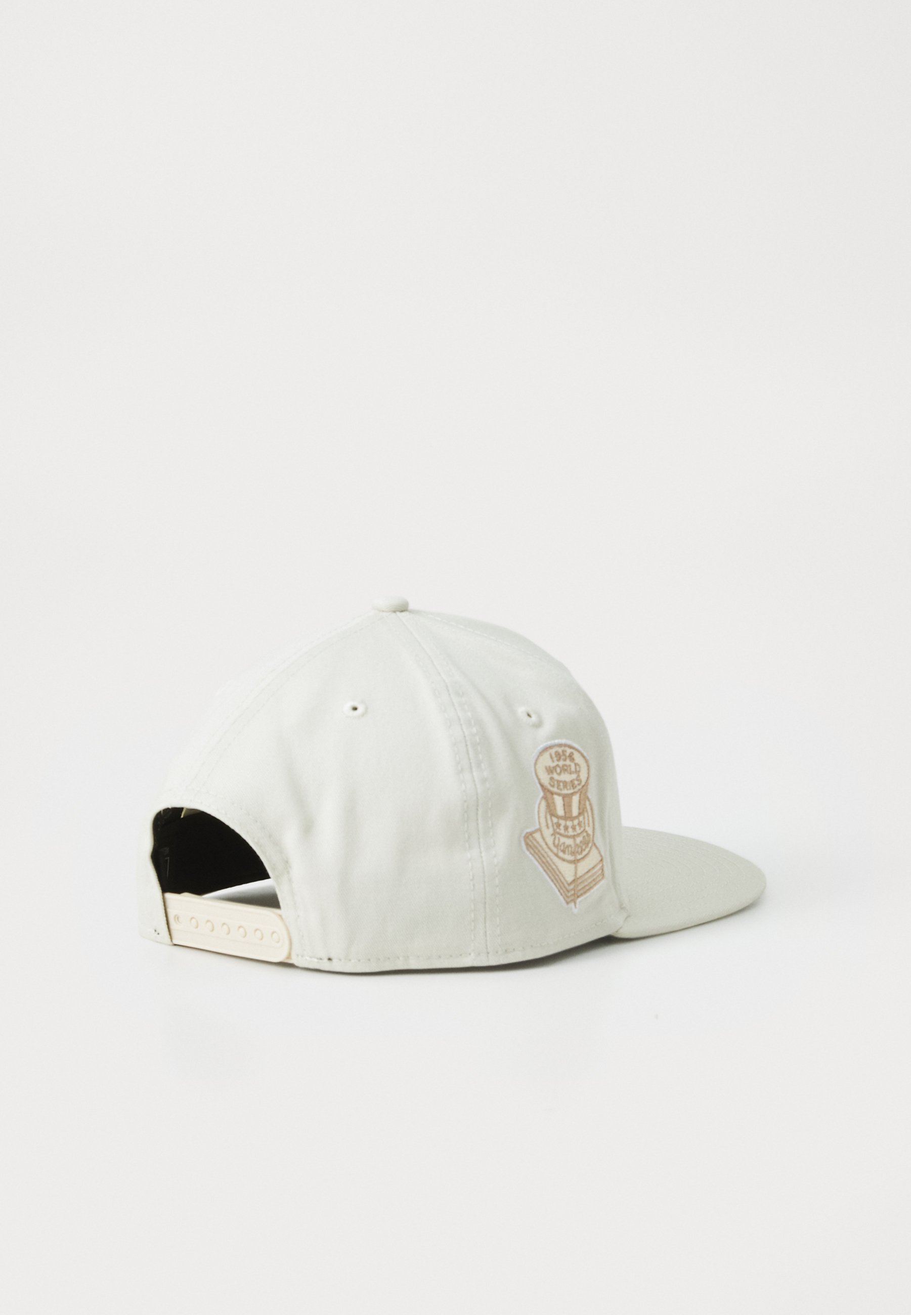 New Era petten