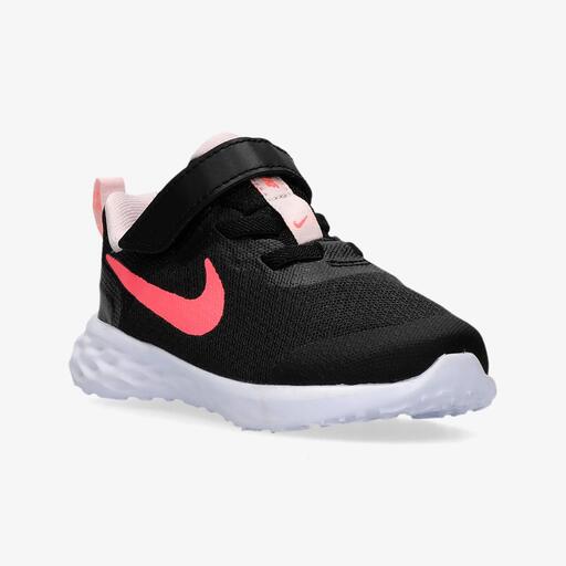  Nike Revolution 6