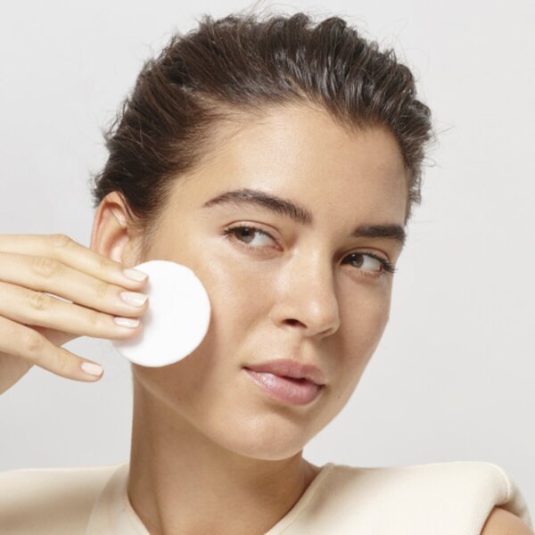 „L'Oreal Paris Revitalift“ šveičiamasis tonikas su 5 % glikolio rūgštimi, 180 ml