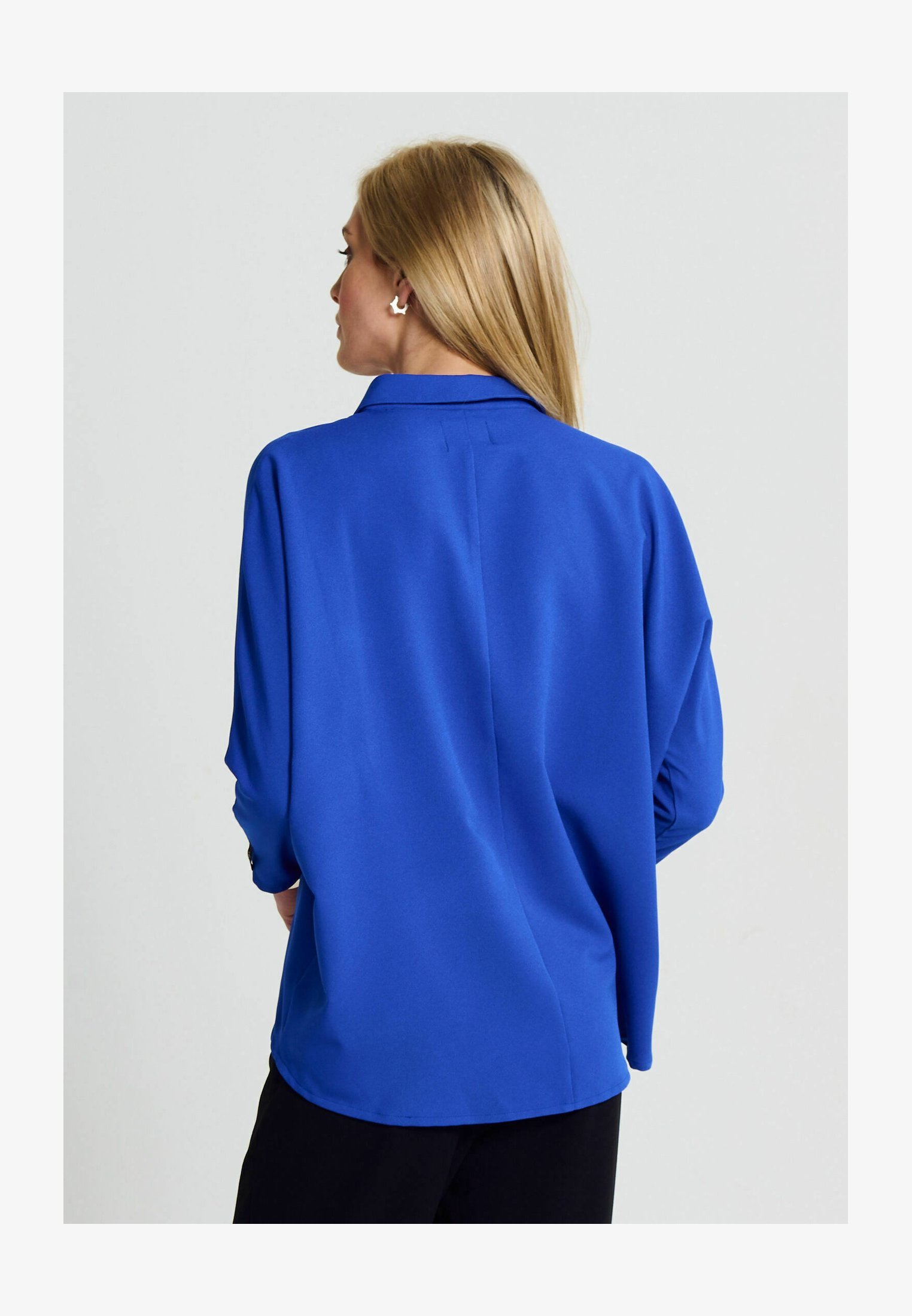 Jascha Stockholm FOUCAULT - Bluse mit Knopfleiste - leuchtendes Blau