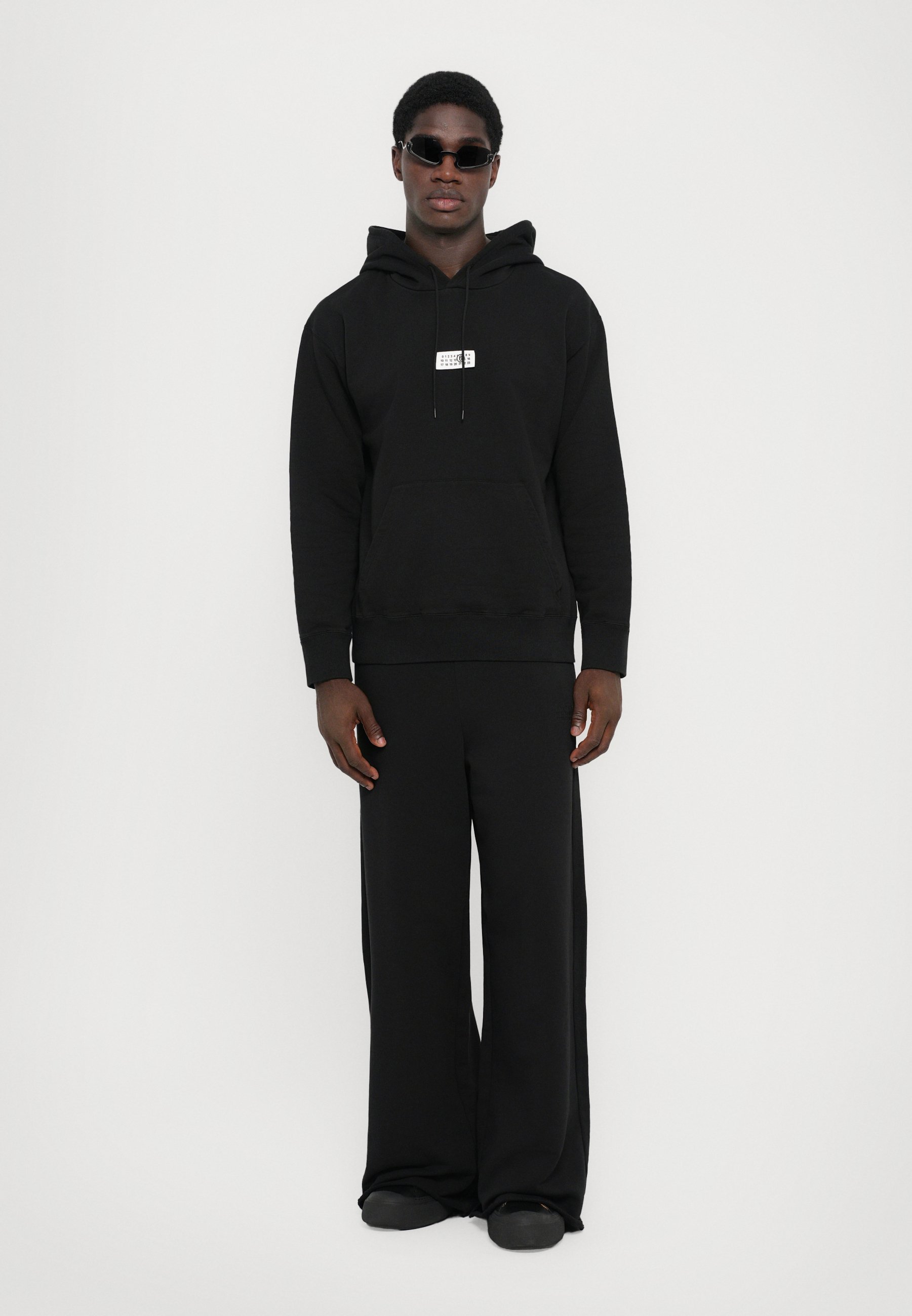 MM6 Maison Margiela kapuutsiga dressipluus - must
