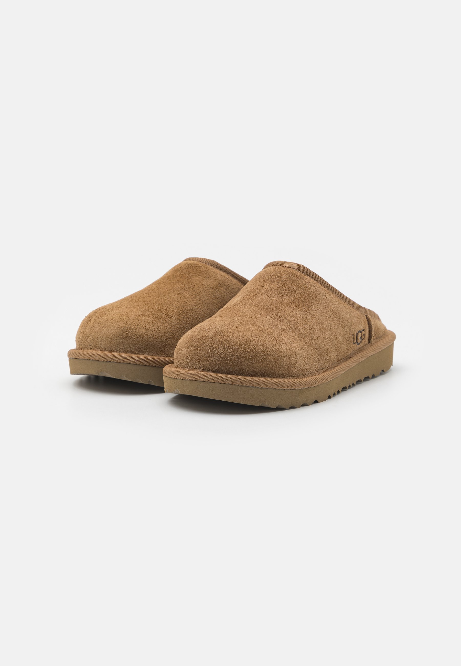 UGG CLASSIC SLIP ON UNISEX - Παντόφλες - κάστανο