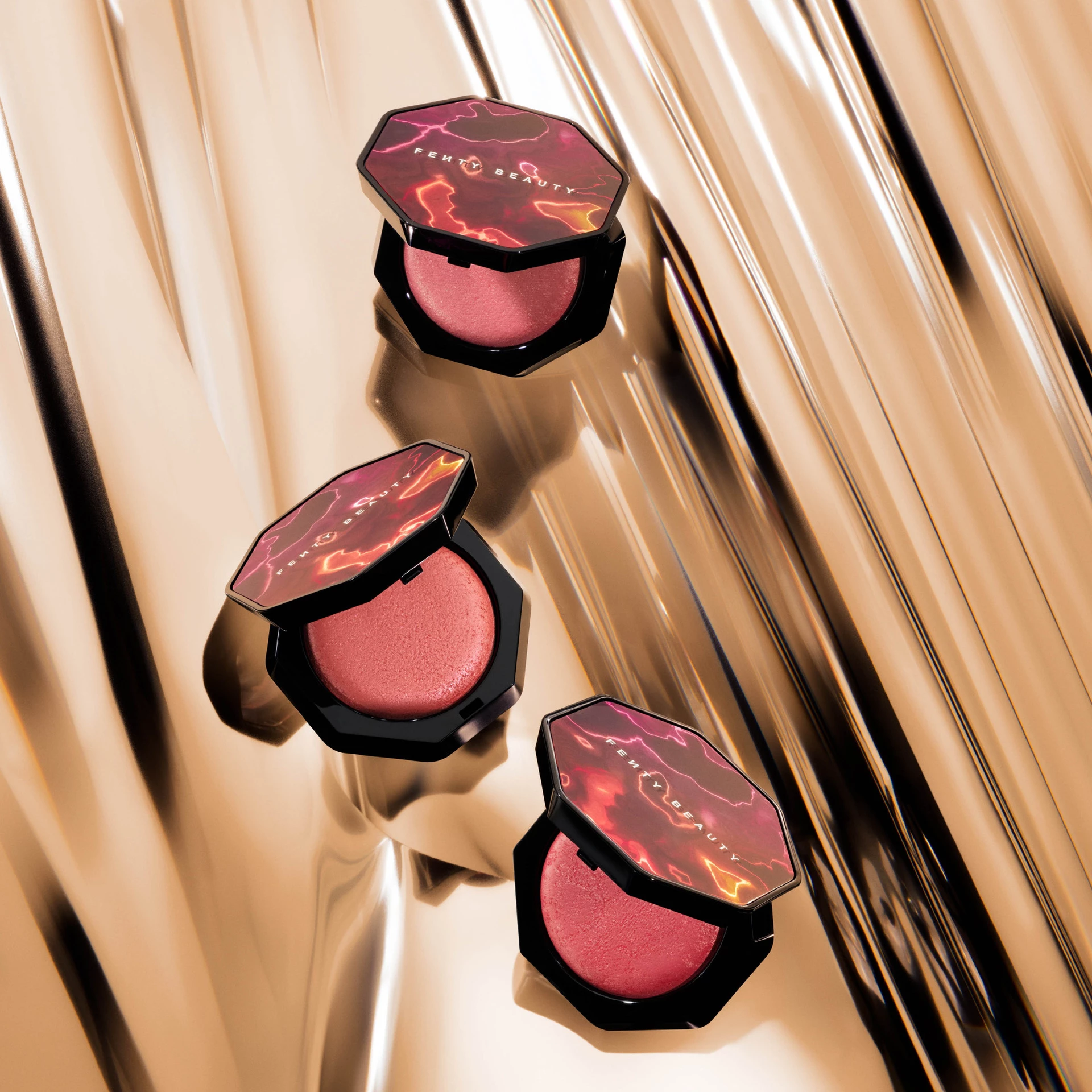 Pečeno rumenilo - Limited Edition Bak'd Peach - Fenty Beauty