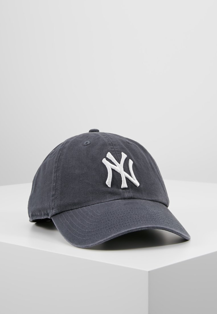 '47 Caps