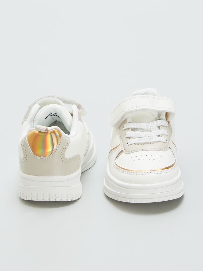 Zapatillas bajas con cierre de velcro - BLANCAS