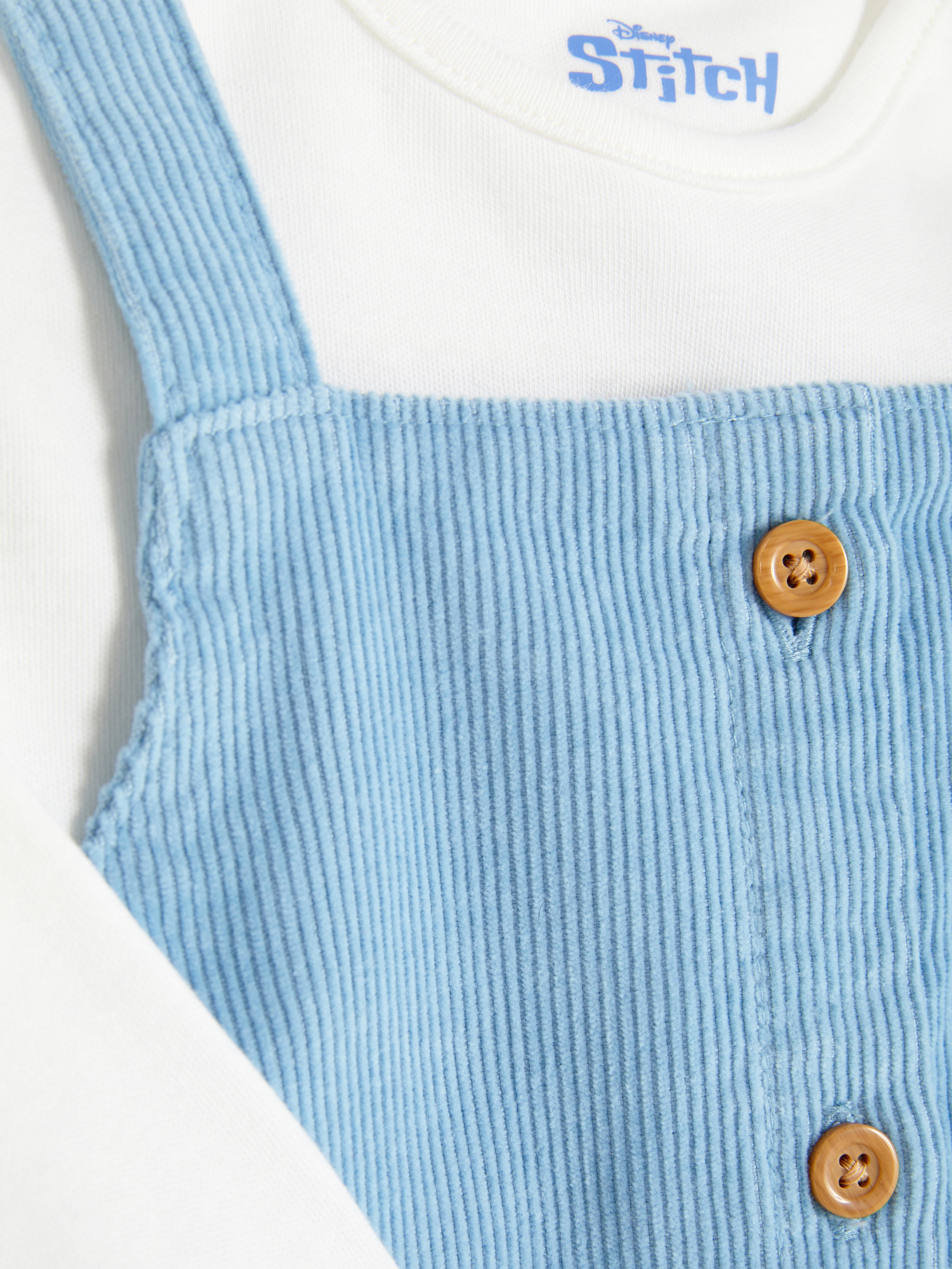 Completo composto da t-shirt e grembiule in velluto a coste di Stitch della Disney. Una t-shirt a maniche lunghe e un grembiule con il tema di Stitch della Disney.