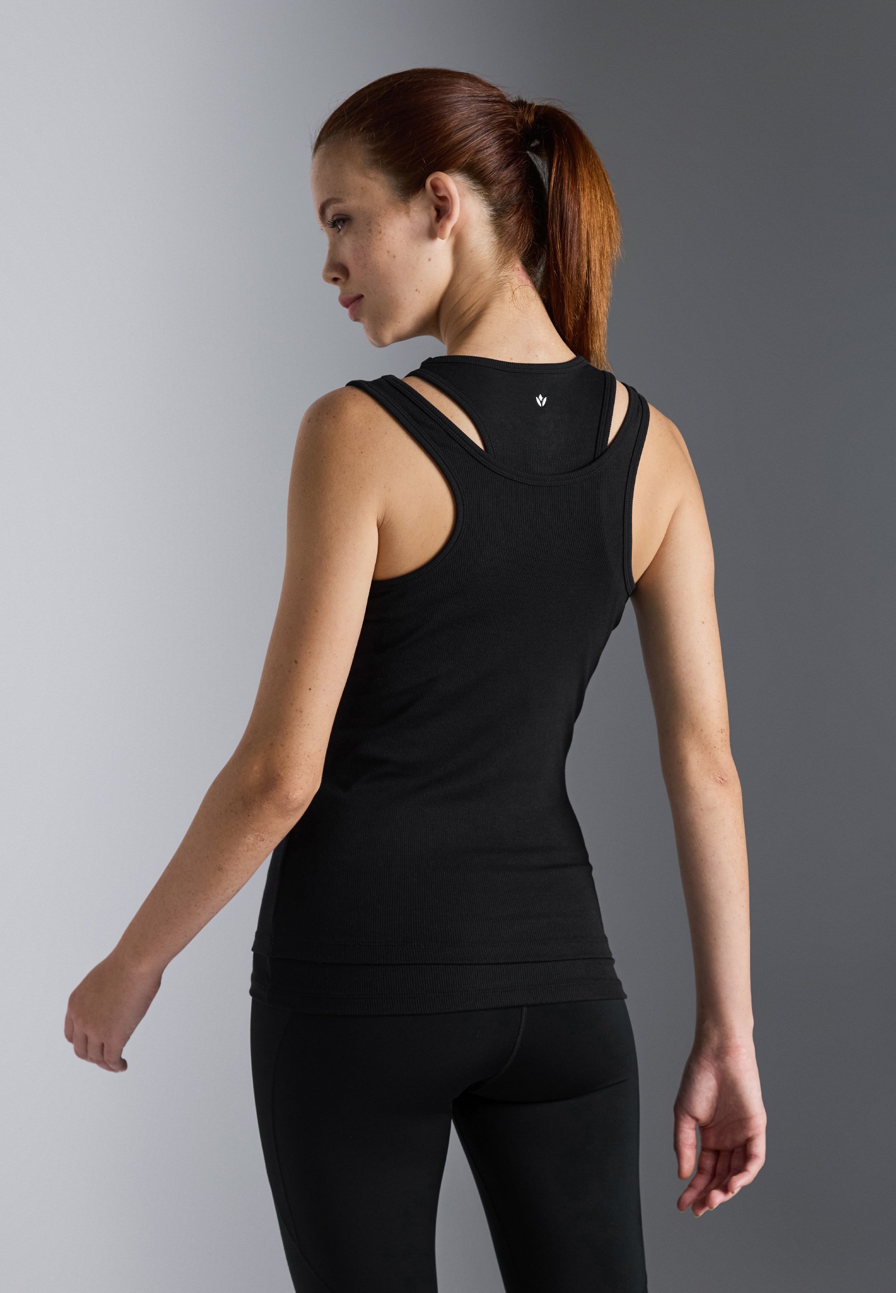 Even&Odd active DUBBELLAAGSE MOUWLOZE TOP MET FIJNE RIBBEN - Top - zwart