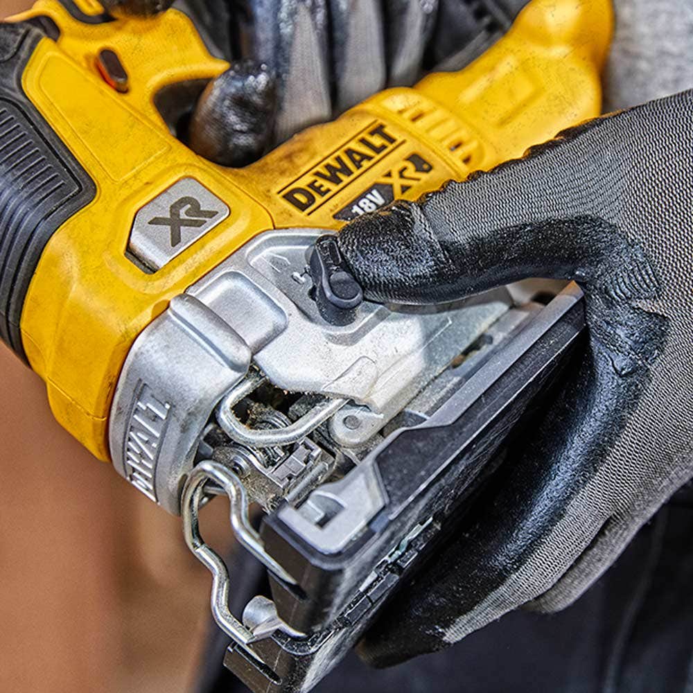 DEWALT 18V Akku-Stichsäge mit bürstenlosem Motor und Topgriff DCS334N-XJ