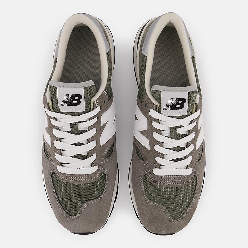 Hergestellt in den USA: 990v1 Core Herrenschuhe – Grau mit Weiß