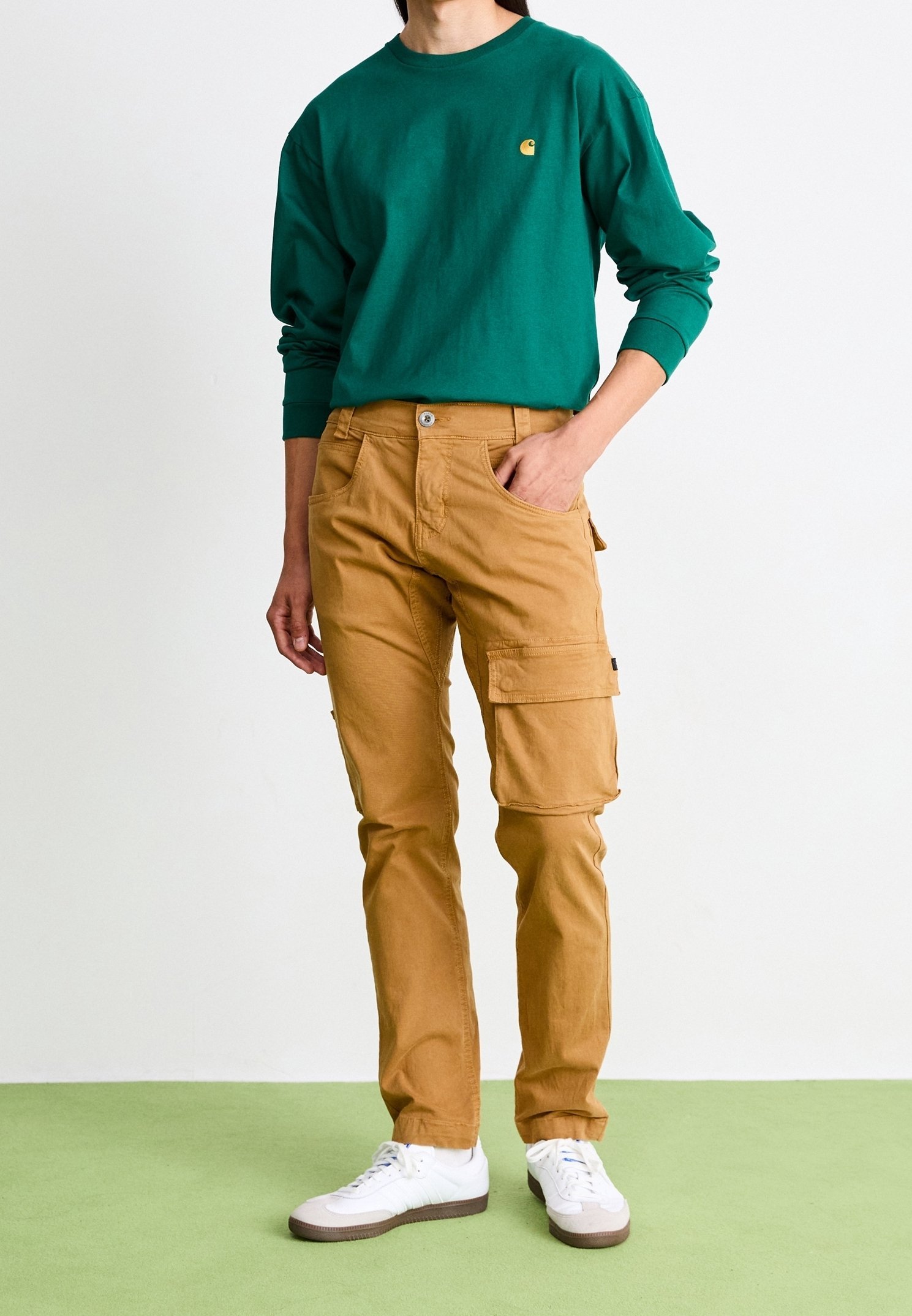 Pantaloni cargo Alpha Industries - color kaki